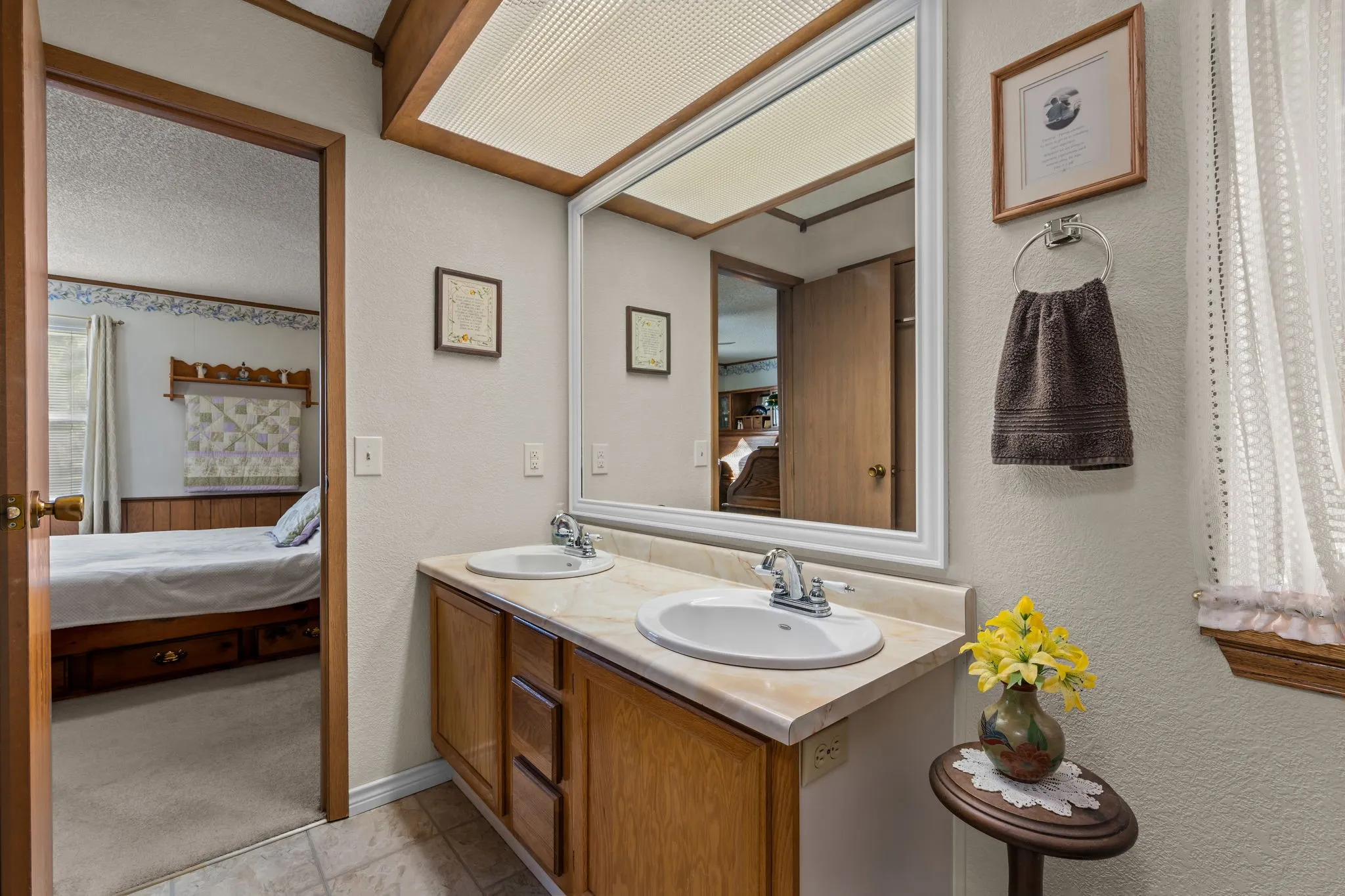 Manufactured Home For Sale in Hood County , 404 Cleveland Road, Granbury, Texas 76049, 3 Bedroom, 3 Bathroom, 2 Garage spaces, 1,872 Sqft, built in 1984, mls#21404567, Real Estate Agent in Granbury, Homes For Sale in Hood county, Homes For Sale in Granbury, Realtor in Granbury Texas, Real Estate Brokerage Independent Realty Texas, Luminita Cordes Realtor