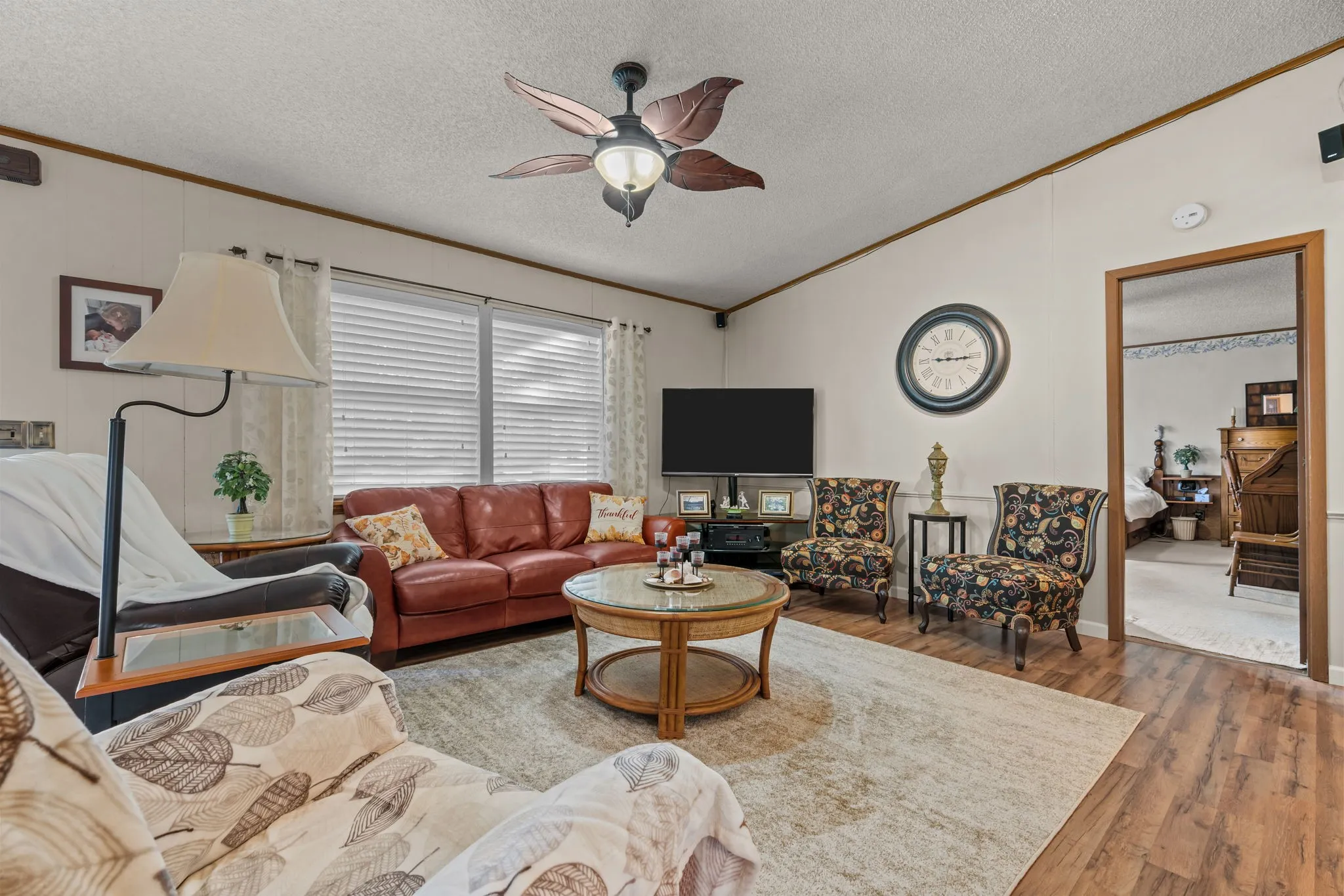 Manufactured Home For Sale in Hood County , 404 Cleveland Road, Granbury, Texas 76049, 3 Bedroom, 3 Bathroom, 2 Garage spaces, 1,872 Sqft, built in 1984, mls#21404567, Real Estate Agent in Granbury, Homes For Sale in Hood county, Homes For Sale in Granbury, Realtor in Granbury Texas, Real Estate Brokerage Independent Realty Texas, Luminita Cordes Realtor
