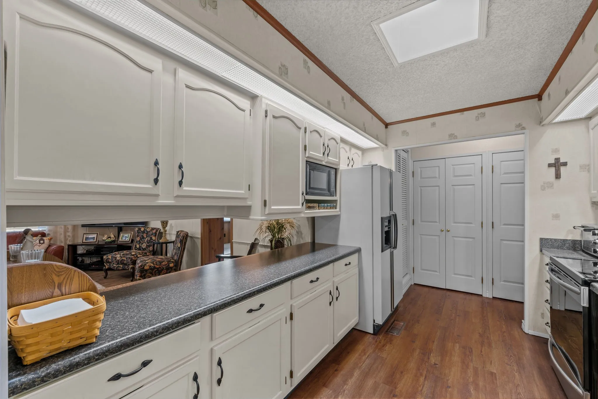 Manufactured Home For Sale in Hood County , 404 Cleveland Road, Granbury, Texas 76049, 3 Bedroom, 3 Bathroom, 2 Garage spaces, 1,872 Sqft, built in 1984, mls#21404567, Real Estate Agent in Granbury, Homes For Sale in Hood county, Homes For Sale in Granbury, Realtor in Granbury Texas, Real Estate Brokerage Independent Realty Texas, Luminita Cordes Realtor