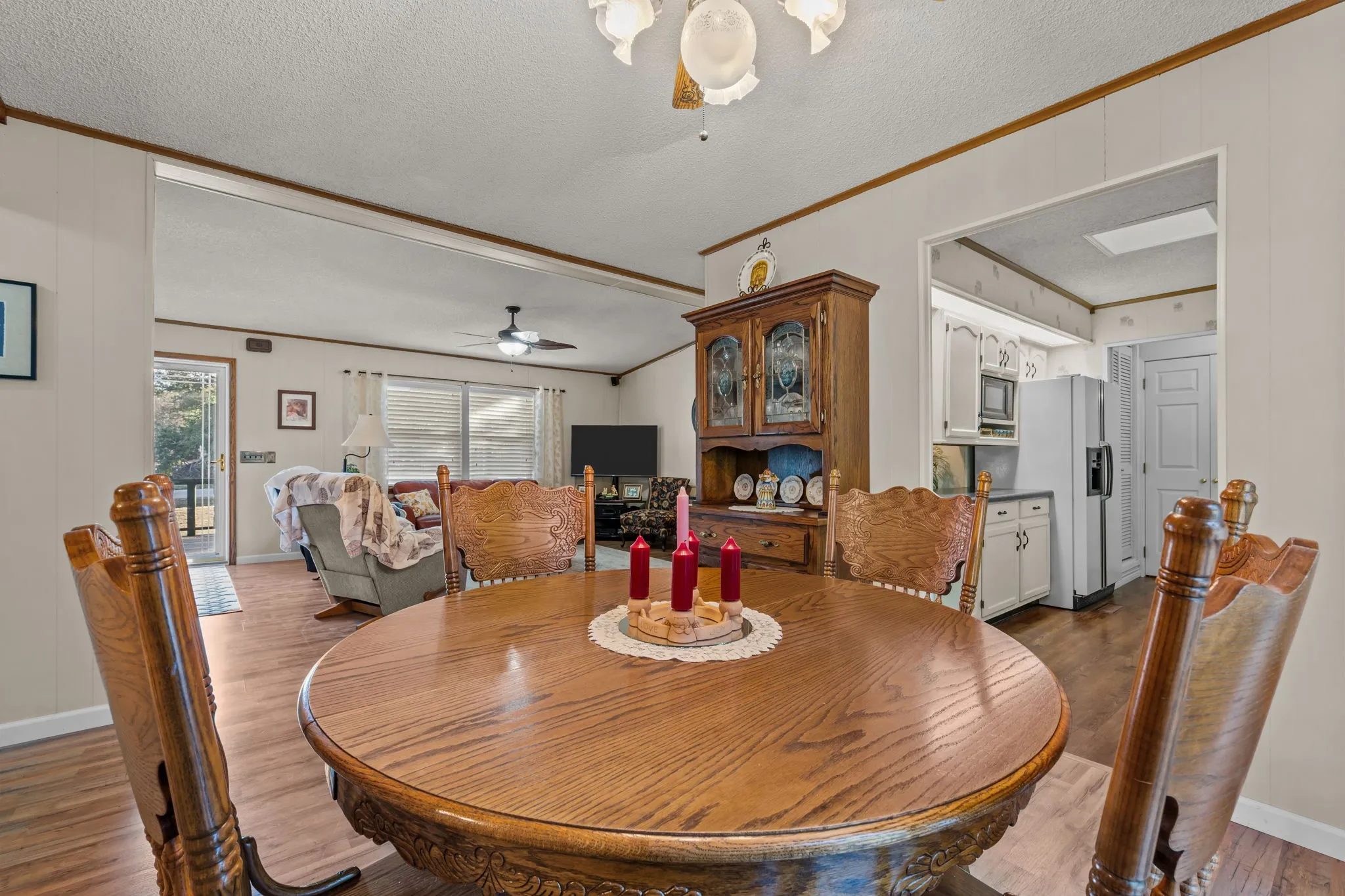 Manufactured Home For Sale in Hood County , 404 Cleveland Road, Granbury, Texas 76049, 3 Bedroom, 3 Bathroom, 2 Garage spaces, 1,872 Sqft, built in 1984, mls#21404567, Real Estate Agent in Granbury, Homes For Sale in Hood county, Homes For Sale in Granbury, Realtor in Granbury Texas, Real Estate Brokerage Independent Realty Texas, Luminita Cordes Realtor