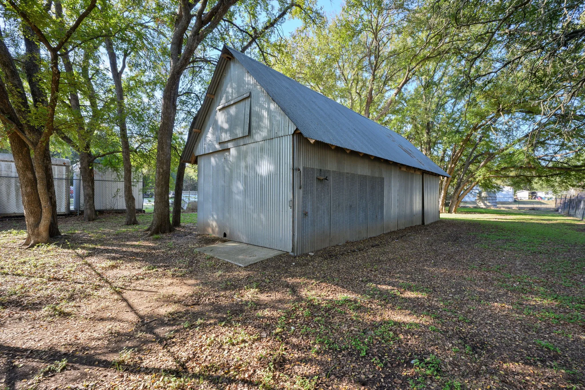 Manufactured Home For Sale in Hood County , 404 Cleveland Road, Granbury, Texas 76049, 3 Bedroom, 3 Bathroom, 2 Garage spaces, 1,872 Sqft, built in 1984, mls#21404567, Real Estate Agent in Granbury, Homes For Sale in Hood county, Homes For Sale in Granbury, Realtor in Granbury Texas, Real Estate Brokerage Independent Realty Texas, Luminita Cordes Realtor
