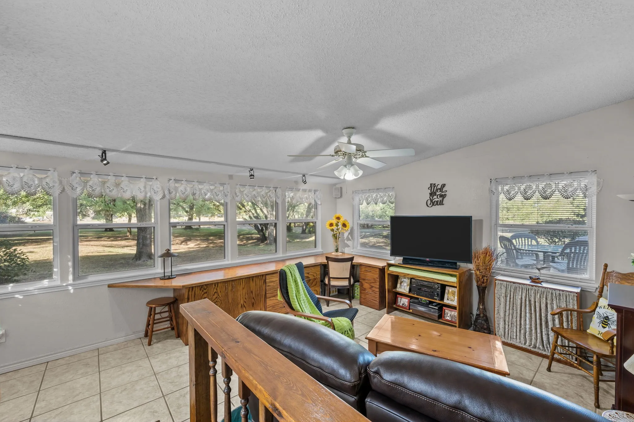 Manufactured Home For Sale in Hood County , 404 Cleveland Road, Granbury, Texas 76049, 3 Bedroom, 3 Bathroom, 2 Garage spaces, 1,872 Sqft, built in 1984, mls#21404567, Real Estate Agent in Granbury, Homes For Sale in Hood county, Homes For Sale in Granbury, Realtor in Granbury Texas, Real Estate Brokerage Independent Realty Texas, Luminita Cordes Realtor