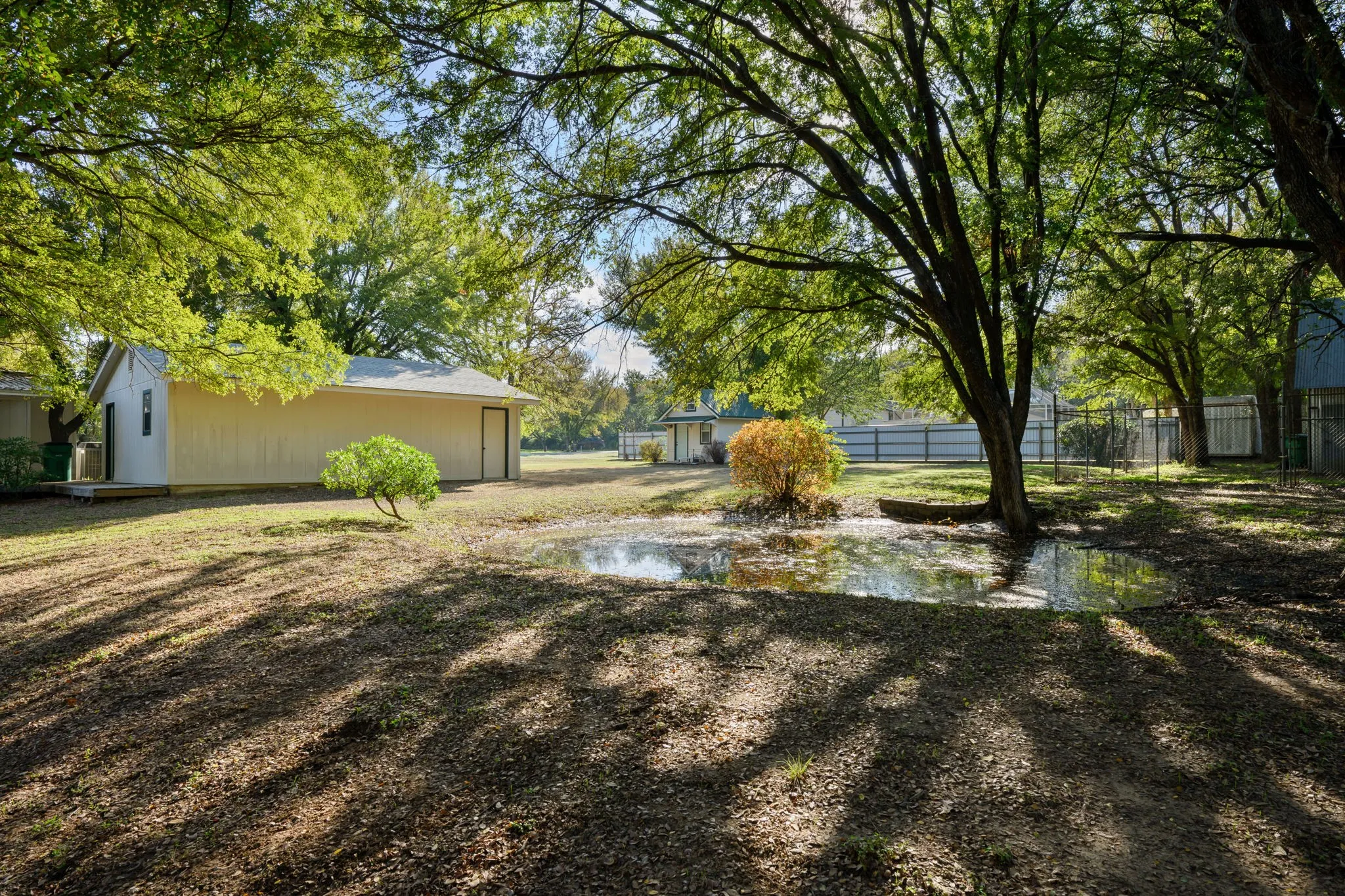 Manufactured Home For Sale in Hood County , 404 Cleveland Road, Granbury, Texas 76049, 3 Bedroom, 3 Bathroom, 2 Garage spaces, 1,872 Sqft, built in 1984, mls#21404567, Real Estate Agent in Granbury, Homes For Sale in Hood county, Homes For Sale in Granbury, Realtor in Granbury Texas, Real Estate Brokerage Independent Realty Texas, Luminita Cordes Realtor
