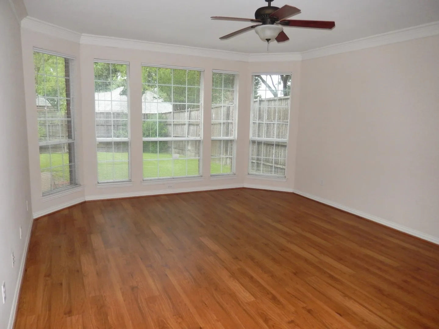 Single Family Residence For Rent in Dallas County , 5414 Deer Brook Road, Garland, Texas 75044, 5 Bedroom, 4 Bathroom, 2 Garage spaces, 3,631 Sqft, built in 1997, mls#21407514, Real Estate Agent in Garland, Homes For Rent in Dallas county, Homes For Rent in Garland, Realtor in Garland Texas, Real Estate Brokerage Independent Realty Texas, Luminita Cordes Realtor