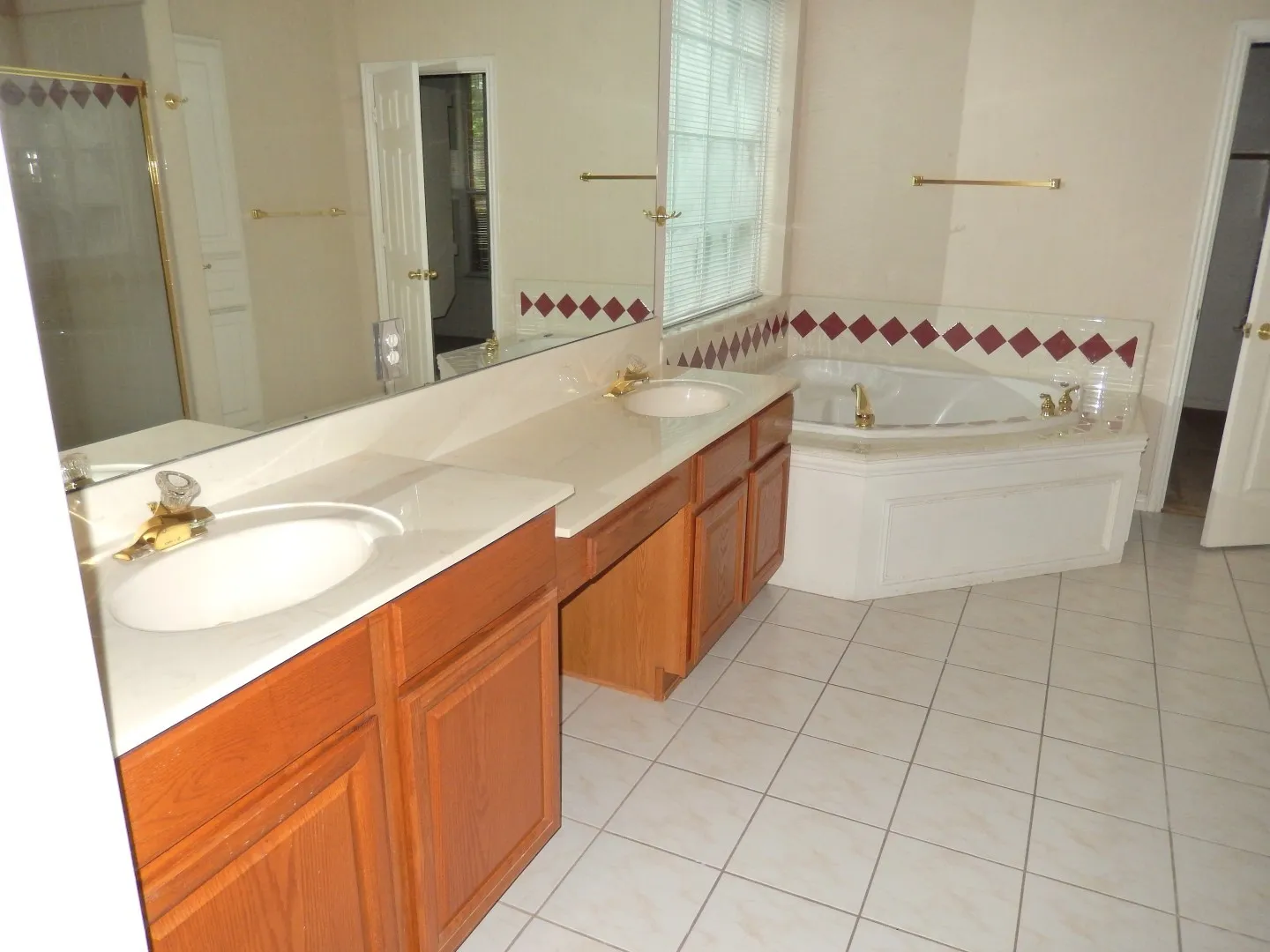 Single Family Residence For Rent in Dallas County , 5414 Deer Brook Road, Garland, Texas 75044, 5 Bedroom, 4 Bathroom, 2 Garage spaces, 3,631 Sqft, built in 1997, mls#21407514, Real Estate Agent in Garland, Homes For Rent in Dallas county, Homes For Rent in Garland, Realtor in Garland Texas, Real Estate Brokerage Independent Realty Texas, Luminita Cordes Realtor