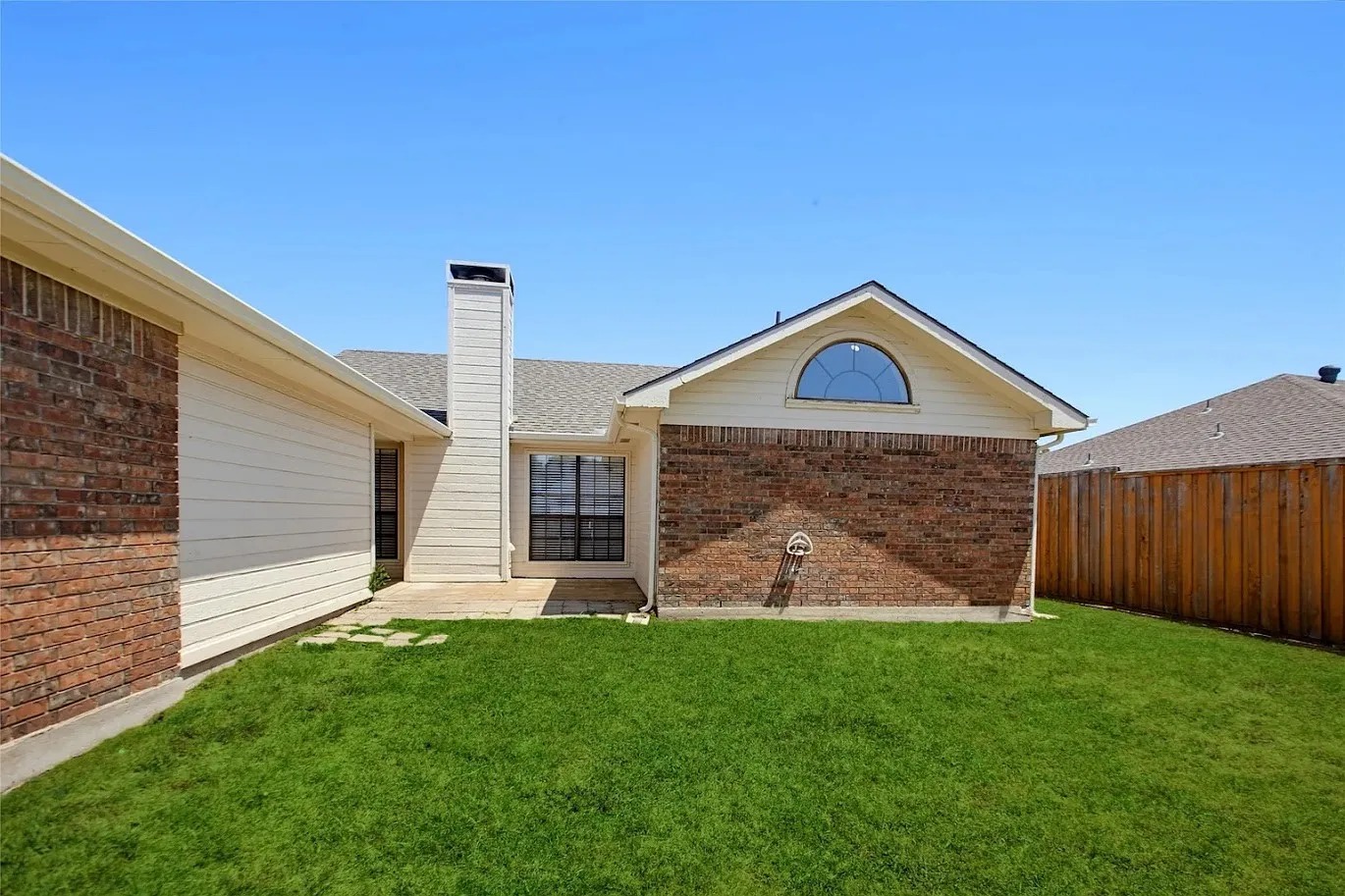 Single Family Residence For Rent in Collin County , 6709 Osage Trail, Plano, Texas 75023, 4 Bedroom, 2 Bathroom, 2 Garage spaces, 1,557 Sqft, built in 1988, mls#21404621, Real Estate Agent in Plano, Homes For Rent in Collin county, Homes For Rent in Plano, Realtor in Plano Texas, Real Estate Brokerage Independent Realty Texas, Luminita Cordes Realtor