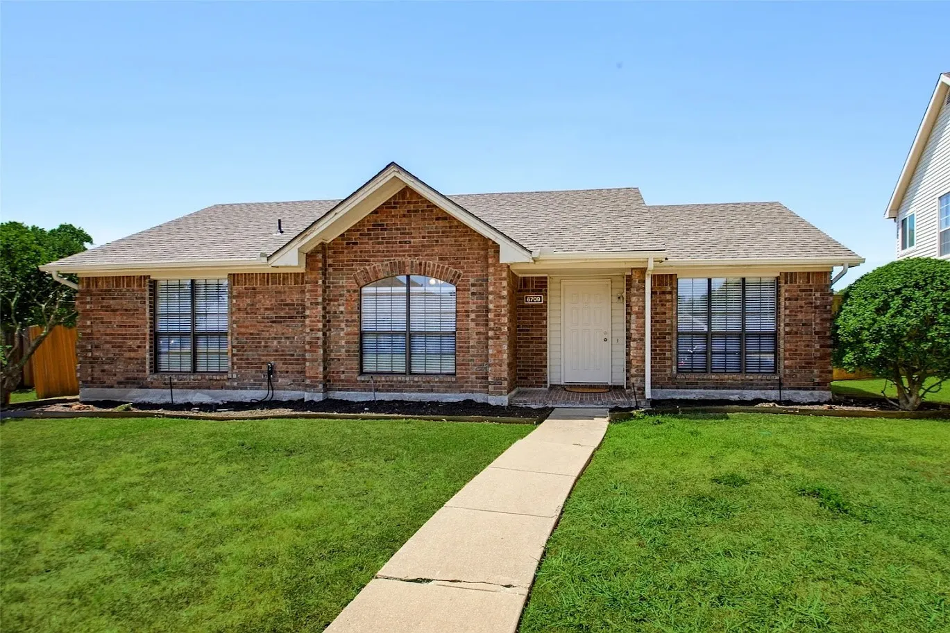 Single Family Residence For Rent in Collin County , 6709 Osage Trail, Plano, Texas 75023, 4 Bedroom, 2 Bathroom, 2 Garage spaces, 1,557 Sqft, built in 1988, mls#21404621, Real Estate Agent in Plano, Homes For Rent in Collin county, Homes For Rent in Plano, Realtor in Plano Texas, Real Estate Brokerage Independent Realty Texas, Luminita Cordes Realtor