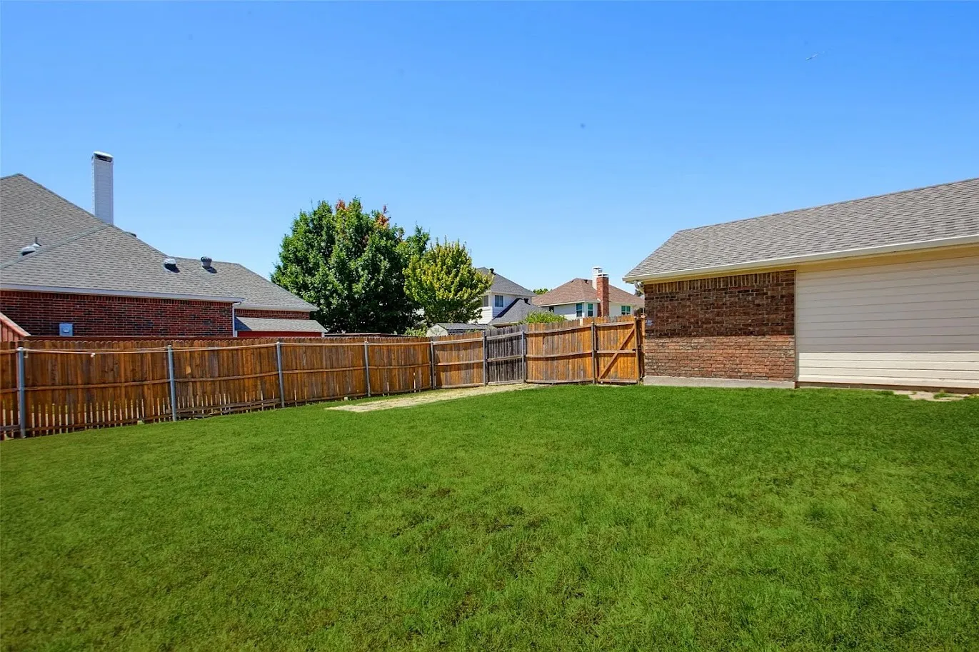 Single Family Residence For Rent in Collin County , 6709 Osage Trail, Plano, Texas 75023, 4 Bedroom, 2 Bathroom, 2 Garage spaces, 1,557 Sqft, built in 1988, mls#21404621, Real Estate Agent in Plano, Homes For Rent in Collin county, Homes For Rent in Plano, Realtor in Plano Texas, Real Estate Brokerage Independent Realty Texas, Luminita Cordes Realtor