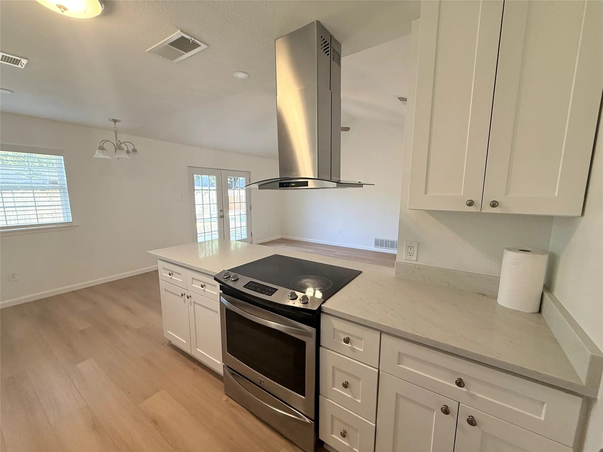 Enjoy cooking in this great kitchen. Very clean with recent paint.