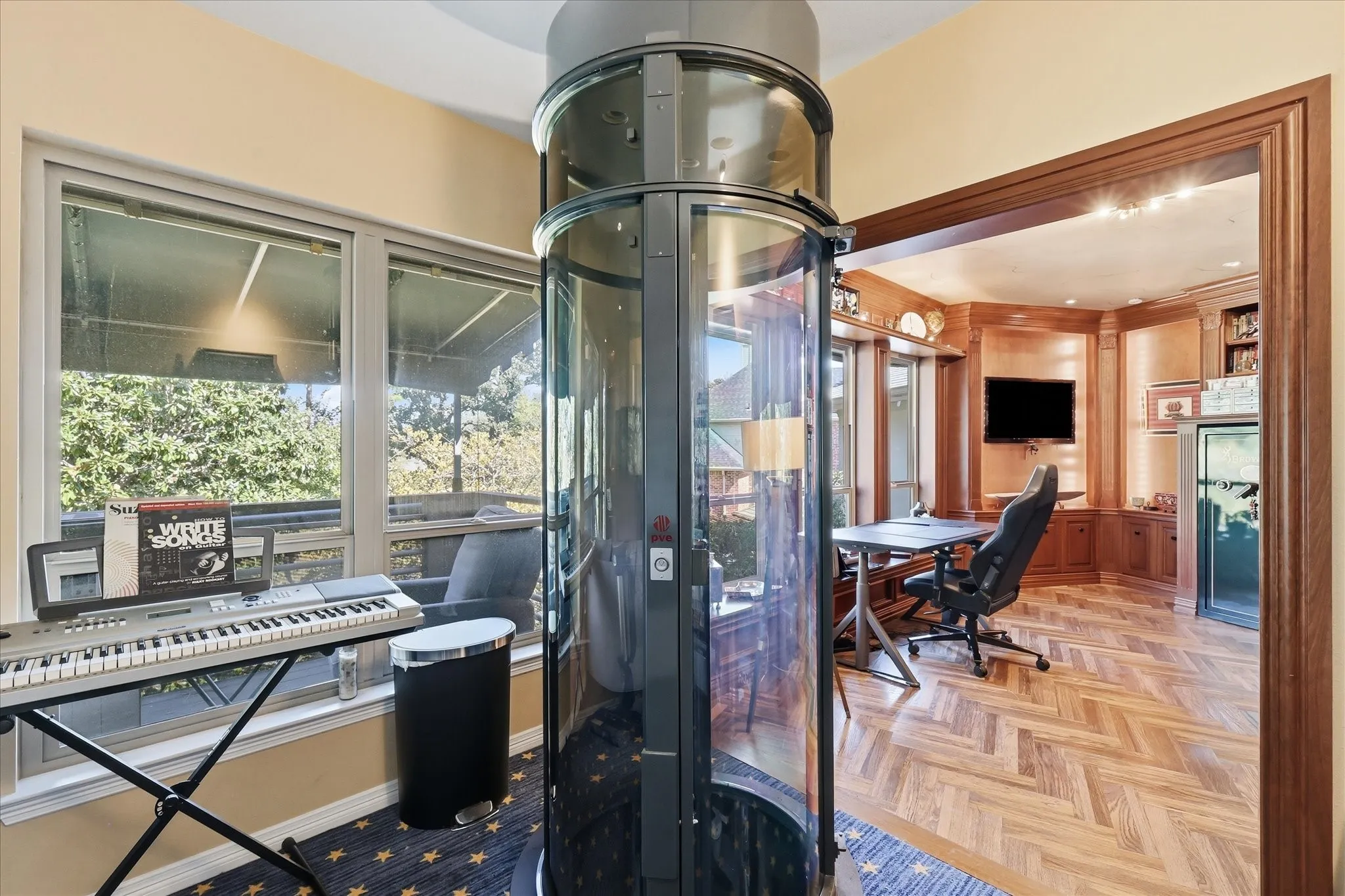 Integrated cylindrical elevator