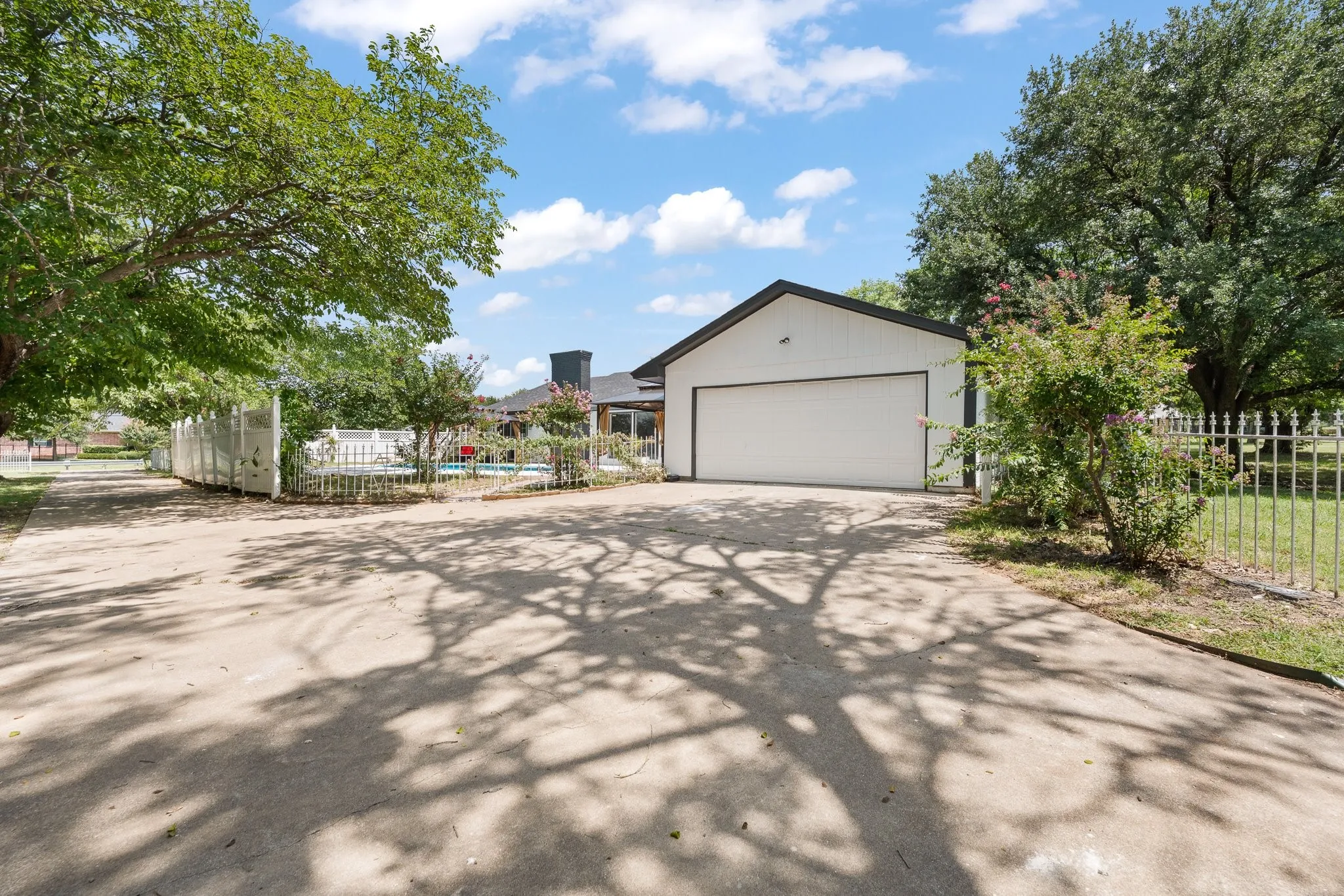 Single Family Residence For Rent in Johnson County , 202 Roaring Springs Drive, Joshua, Texas 76058, 5 Bedroom, 3 Bathroom, 2 Garage spaces, 2,896 Sqft, built in 0, mls#21406386, Real Estate Agent in Joshua, Homes For Rent in Johnson county, Homes For Rent in Joshua, Realtor in Joshua Texas, Real Estate Brokerage Independent Realty Texas, Luminita Cordes Realtor