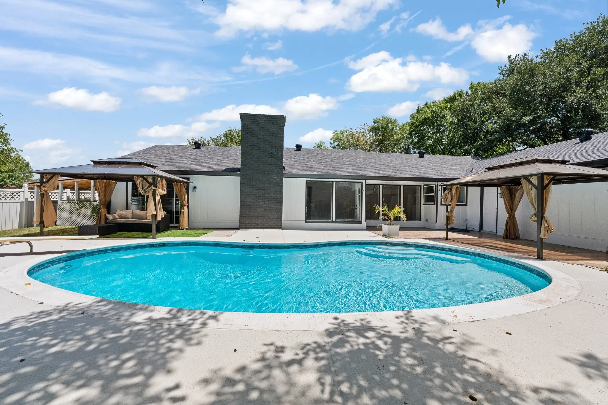 Single Family Residence For Rent in Johnson County , 202 Roaring Springs Drive, Joshua, Texas 76058, 5 Bedroom, 3 Bathroom, 2 Garage spaces, 2,896 Sqft, built in 0, mls#21406386, Real Estate Agent in Joshua, Homes For Rent in Johnson county, Homes For Rent in Joshua, Realtor in Joshua Texas, Real Estate Brokerage Independent Realty Texas, Luminita Cordes Realtor