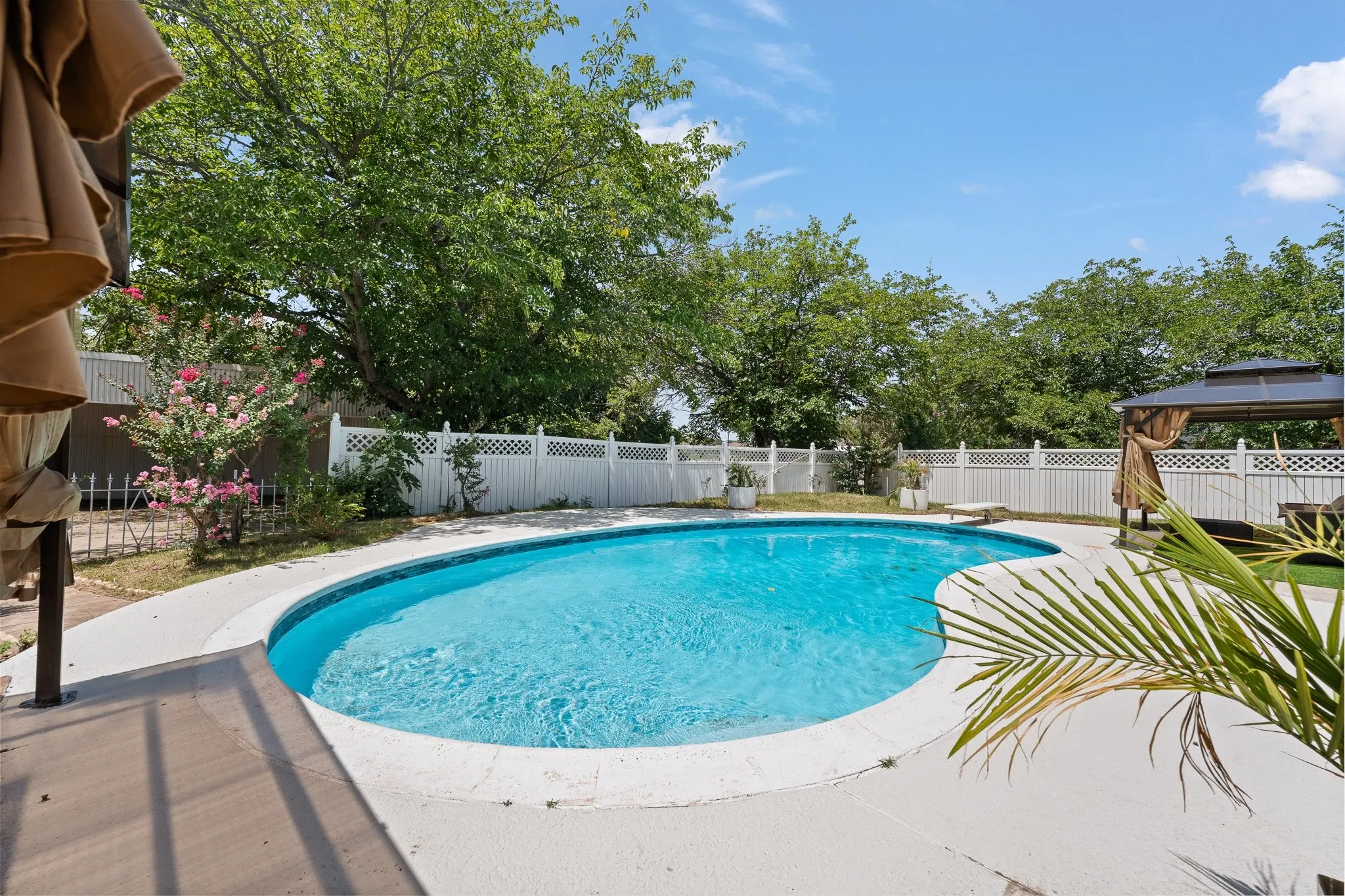 Single Family Residence For Rent in Johnson County , 202 Roaring Springs Drive, Joshua, Texas 76058, 5 Bedroom, 3 Bathroom, 2 Garage spaces, 2,896 Sqft, built in 0, mls#21406386, Real Estate Agent in Joshua, Homes For Rent in Johnson county, Homes For Rent in Joshua, Realtor in Joshua Texas, Real Estate Brokerage Independent Realty Texas, Luminita Cordes Realtor