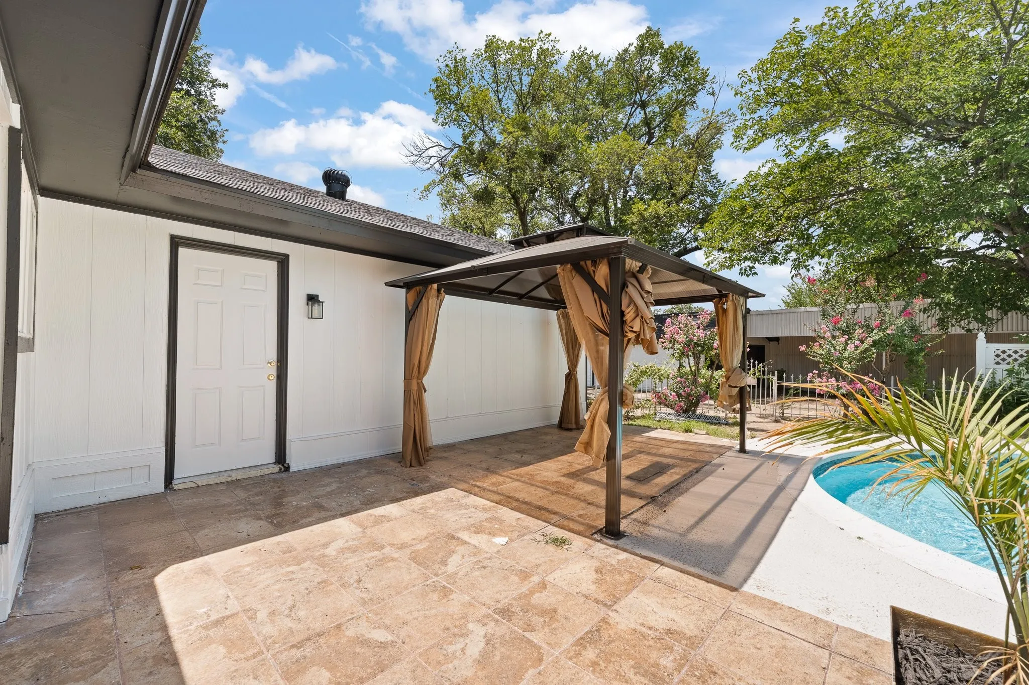 Single Family Residence For Rent in Johnson County , 202 Roaring Springs Drive, Joshua, Texas 76058, 5 Bedroom, 3 Bathroom, 2 Garage spaces, 2,896 Sqft, built in 0, mls#21406386, Real Estate Agent in Joshua, Homes For Rent in Johnson county, Homes For Rent in Joshua, Realtor in Joshua Texas, Real Estate Brokerage Independent Realty Texas, Luminita Cordes Realtor