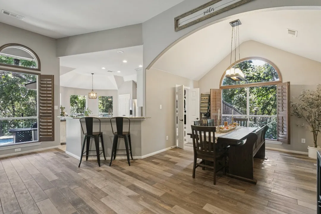 Single Family Residence For Sale in Denton County , 1912 Creek Bend Drive, Corinth, Texas 76208, 4 Bedroom, 3 Bathroom, 2 Garage spaces, 2,937 Sqft, built in 2002, mls#21407138, Real Estate Agent in Corinth, Homes For Sale in Denton county, Homes For Sale in Corinth, Realtor in Corinth Texas, Real Estate Brokerage Independent Realty Texas, Luminita Cordes Realtor
