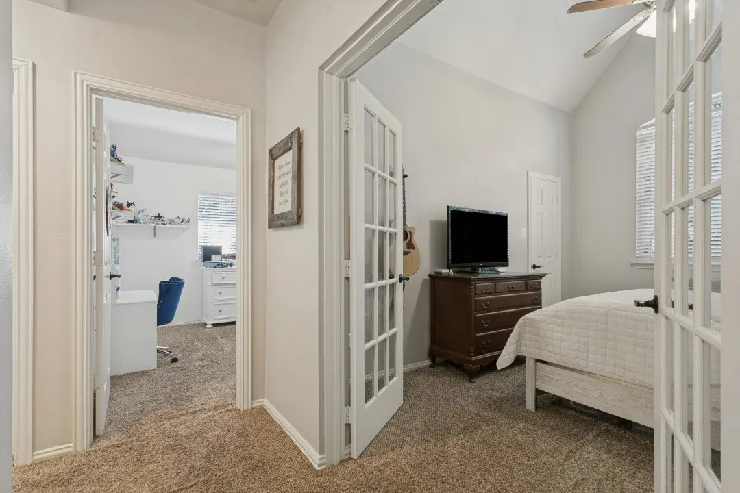 Single Family Residence For Sale in Denton County , 1912 Creek Bend Drive, Corinth, Texas 76208, 4 Bedroom, 3 Bathroom, 2 Garage spaces, 2,937 Sqft, built in 2002, mls#21407138, Real Estate Agent in Corinth, Homes For Sale in Denton county, Homes For Sale in Corinth, Realtor in Corinth Texas, Real Estate Brokerage Independent Realty Texas, Luminita Cordes Realtor