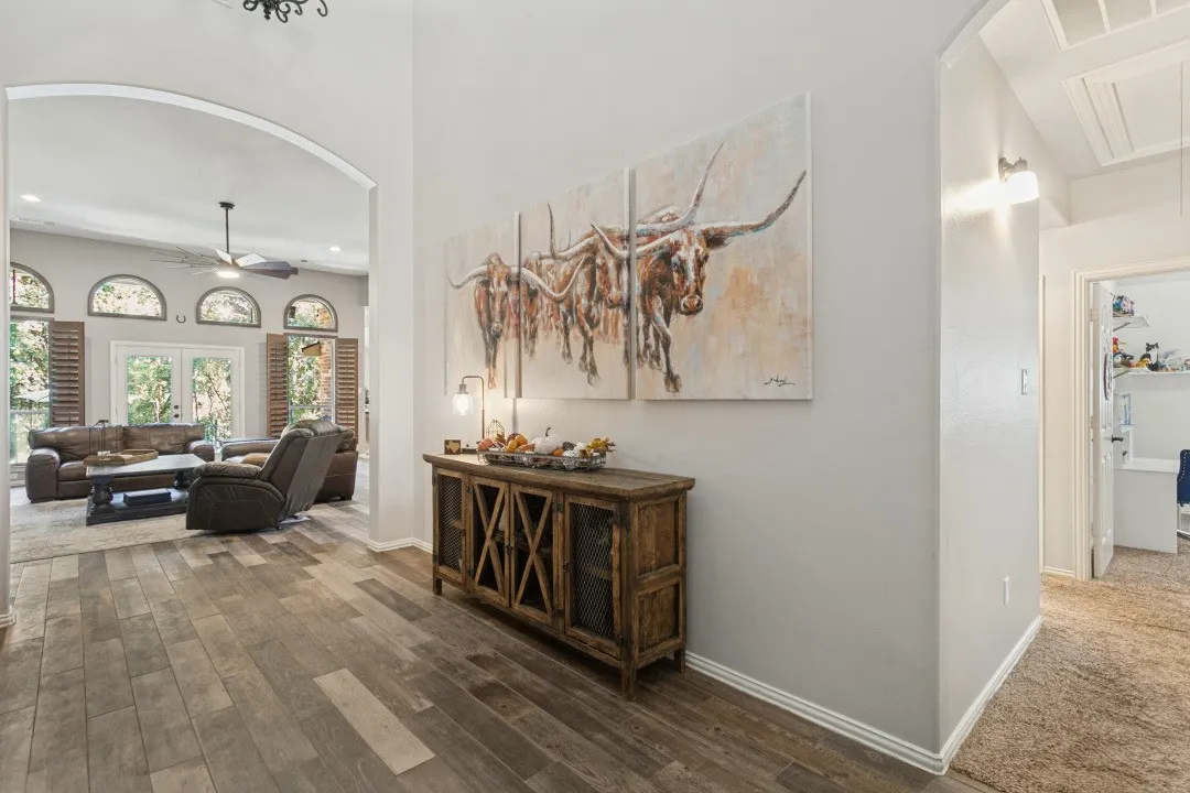 Single Family Residence For Sale in Denton County , 1912 Creek Bend Drive, Corinth, Texas 76208, 4 Bedroom, 3 Bathroom, 2 Garage spaces, 2,937 Sqft, built in 2002, mls#21407138, Real Estate Agent in Corinth, Homes For Sale in Denton county, Homes For Sale in Corinth, Realtor in Corinth Texas, Real Estate Brokerage Independent Realty Texas, Luminita Cordes Realtor