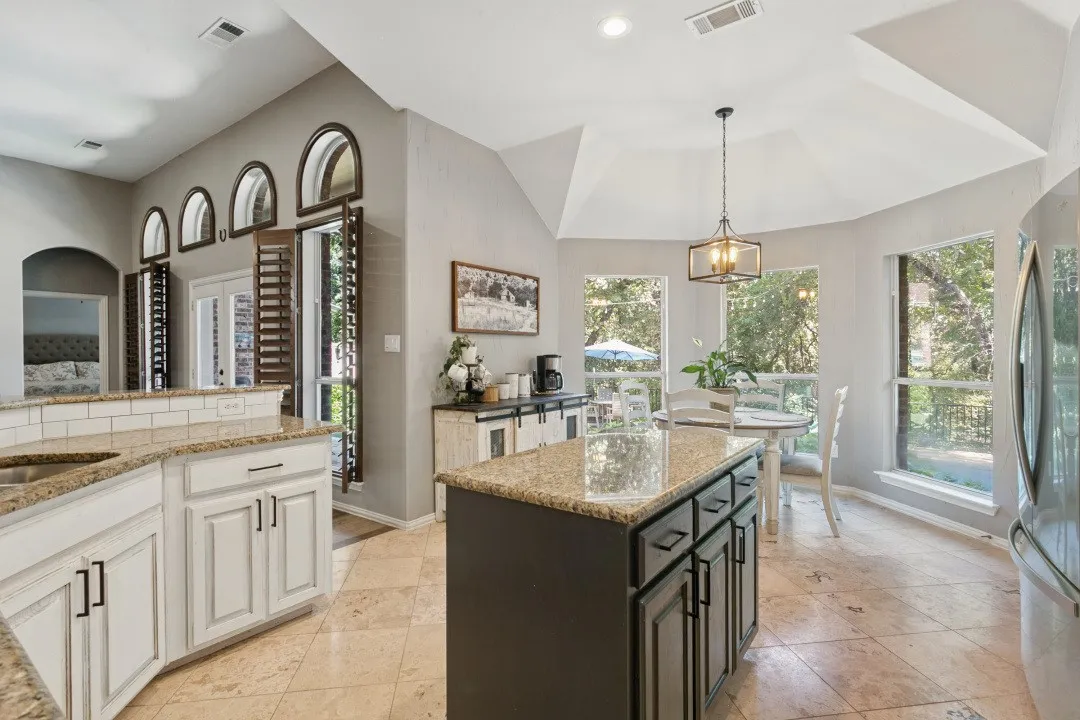 Single Family Residence For Sale in Denton County , 1912 Creek Bend Drive, Corinth, Texas 76208, 4 Bedroom, 3 Bathroom, 2 Garage spaces, 2,937 Sqft, built in 2002, mls#21407138, Real Estate Agent in Corinth, Homes For Sale in Denton county, Homes For Sale in Corinth, Realtor in Corinth Texas, Real Estate Brokerage Independent Realty Texas, Luminita Cordes Realtor