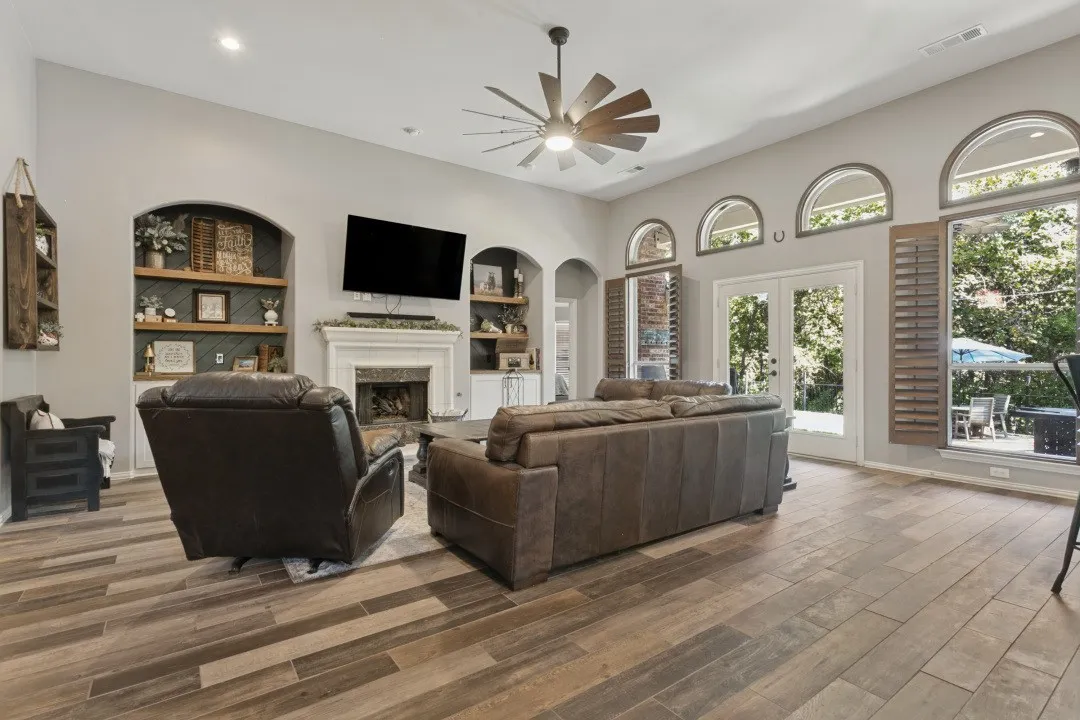 Single Family Residence For Sale in Denton County , 1912 Creek Bend Drive, Corinth, Texas 76208, 4 Bedroom, 3 Bathroom, 2 Garage spaces, 2,937 Sqft, built in 2002, mls#21407138, Real Estate Agent in Corinth, Homes For Sale in Denton county, Homes For Sale in Corinth, Realtor in Corinth Texas, Real Estate Brokerage Independent Realty Texas, Luminita Cordes Realtor