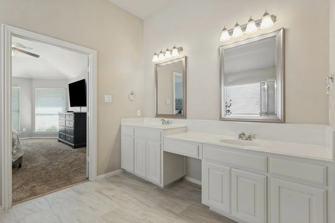 Single Family Residence For Sale in Denton County , 1912 Creek Bend Drive, Corinth, Texas 76208, 4 Bedroom, 3 Bathroom, 2 Garage spaces, 2,937 Sqft, built in 2002, mls#21407138, Real Estate Agent in Corinth, Homes For Sale in Denton county, Homes For Sale in Corinth, Realtor in Corinth Texas, Real Estate Brokerage Independent Realty Texas, Luminita Cordes Realtor