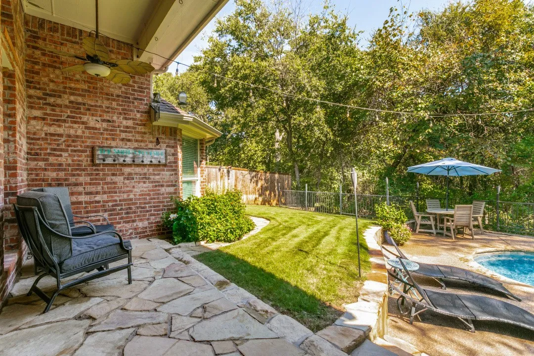 Single Family Residence For Sale in Denton County , 1912 Creek Bend Drive, Corinth, Texas 76208, 4 Bedroom, 3 Bathroom, 2 Garage spaces, 2,937 Sqft, built in 2002, mls#21407138, Real Estate Agent in Corinth, Homes For Sale in Denton county, Homes For Sale in Corinth, Realtor in Corinth Texas, Real Estate Brokerage Independent Realty Texas, Luminita Cordes Realtor