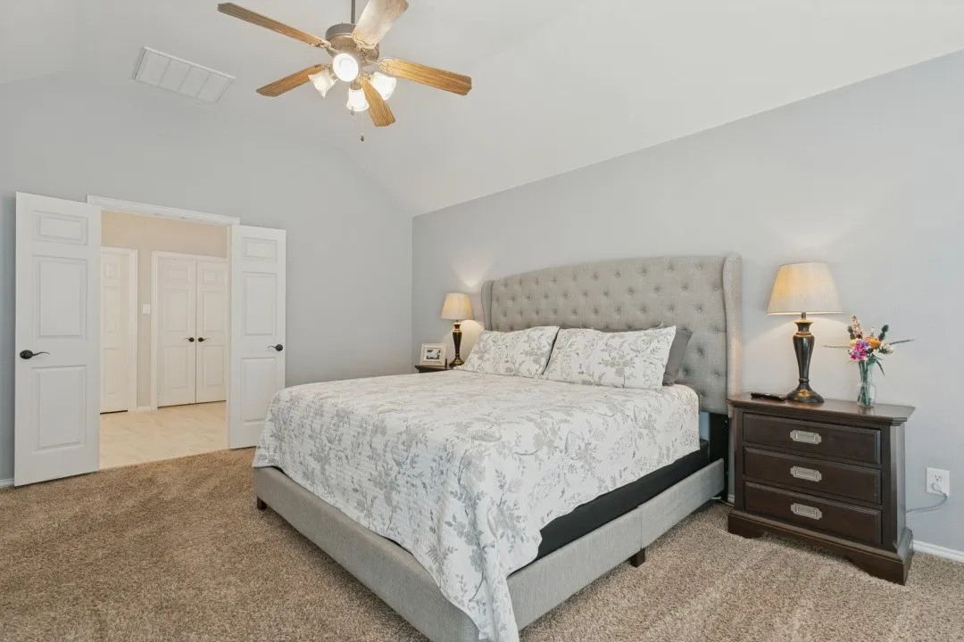 Single Family Residence For Sale in Denton County , 1912 Creek Bend Drive, Corinth, Texas 76208, 4 Bedroom, 3 Bathroom, 2 Garage spaces, 2,937 Sqft, built in 2002, mls#21407138, Real Estate Agent in Corinth, Homes For Sale in Denton county, Homes For Sale in Corinth, Realtor in Corinth Texas, Real Estate Brokerage Independent Realty Texas, Luminita Cordes Realtor