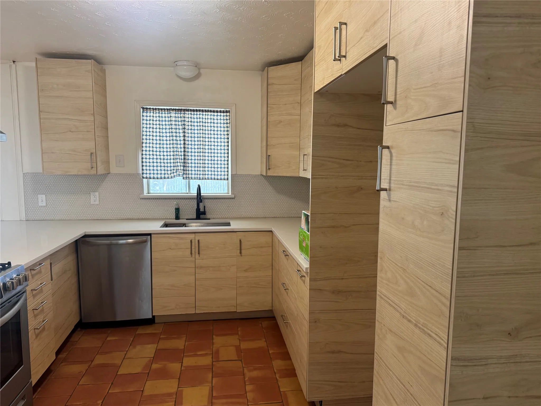 Single Family Residence For Rent in Dallas County , 514 W Ridgewood Drive, Garland, Texas 75041, 4 Bedroom, 3 Bathroom, Garage spaces, 2,097 Sqft, built in 1955, mls#21408721, Real Estate Agent in Garland, Homes For Rent in Dallas county, Homes For Rent in Garland, Realtor in Garland Texas, Real Estate Brokerage Independent Realty Texas, Luminita Cordes Realtor