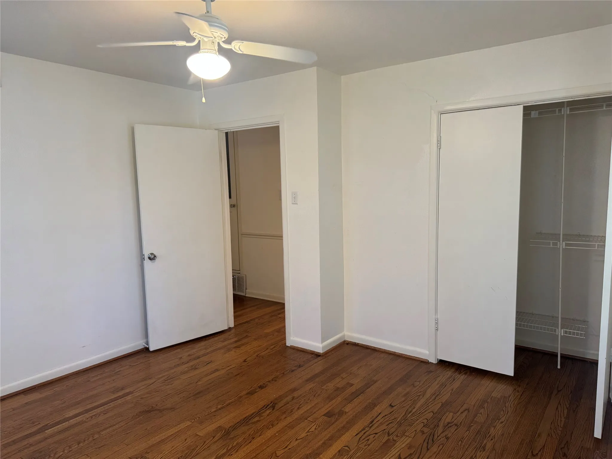 Single Family Residence For Rent in Dallas County , 514 W Ridgewood Drive, Garland, Texas 75041, 4 Bedroom, 3 Bathroom, Garage spaces, 2,097 Sqft, built in 1955, mls#21408721, Real Estate Agent in Garland, Homes For Rent in Dallas county, Homes For Rent in Garland, Realtor in Garland Texas, Real Estate Brokerage Independent Realty Texas, Luminita Cordes Realtor