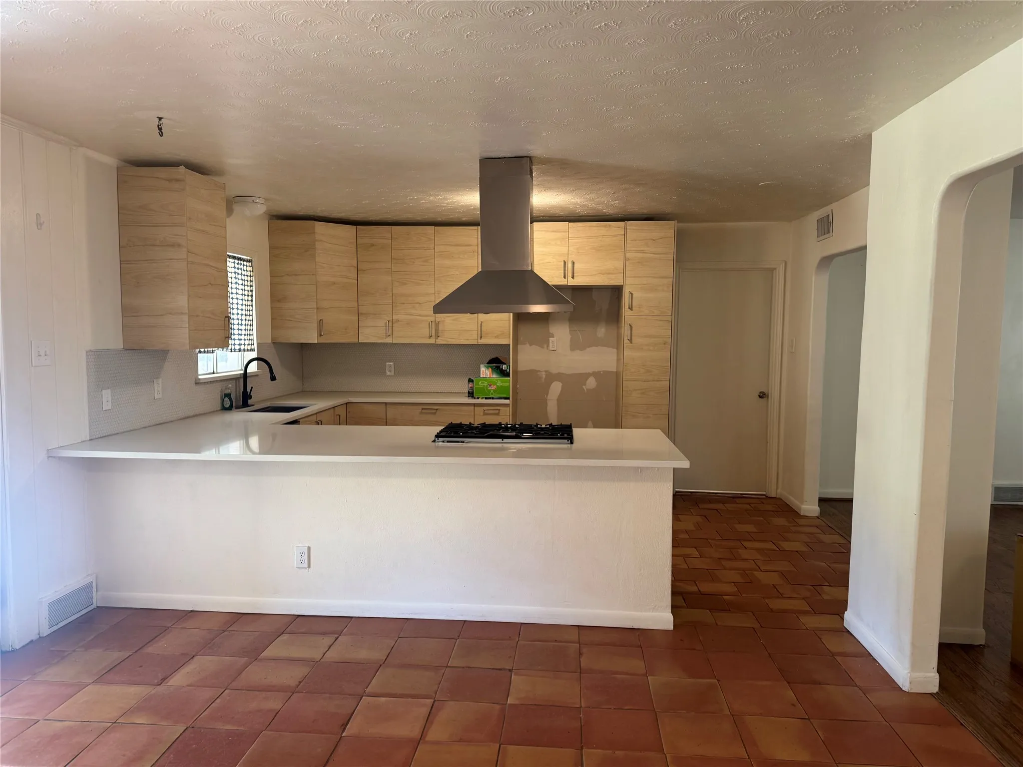 Single Family Residence For Rent in Dallas County , 514 W Ridgewood Drive, Garland, Texas 75041, 4 Bedroom, 3 Bathroom, Garage spaces, 2,097 Sqft, built in 1955, mls#21408721, Real Estate Agent in Garland, Homes For Rent in Dallas county, Homes For Rent in Garland, Realtor in Garland Texas, Real Estate Brokerage Independent Realty Texas, Luminita Cordes Realtor