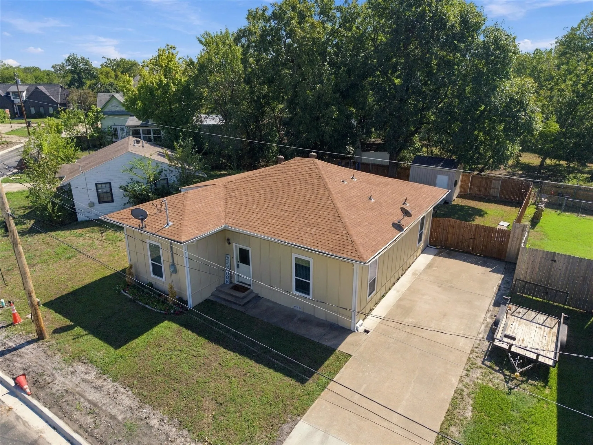 Single Family Residence For Sale in Hunt County , 2206 Drake Street, Caddo Mills, Texas 75135, 4 Bedroom, 2 Bathroom, Garage spaces, 1,588 Sqft, built in 1970, mls#21408885, Real Estate Agent in Caddo Mills, Homes For Sale in Hunt county, Homes For Sale in Caddo Mills, Realtor in Caddo Mills Texas, Real Estate Brokerage Independent Realty Texas, Luminita Cordes Realtor