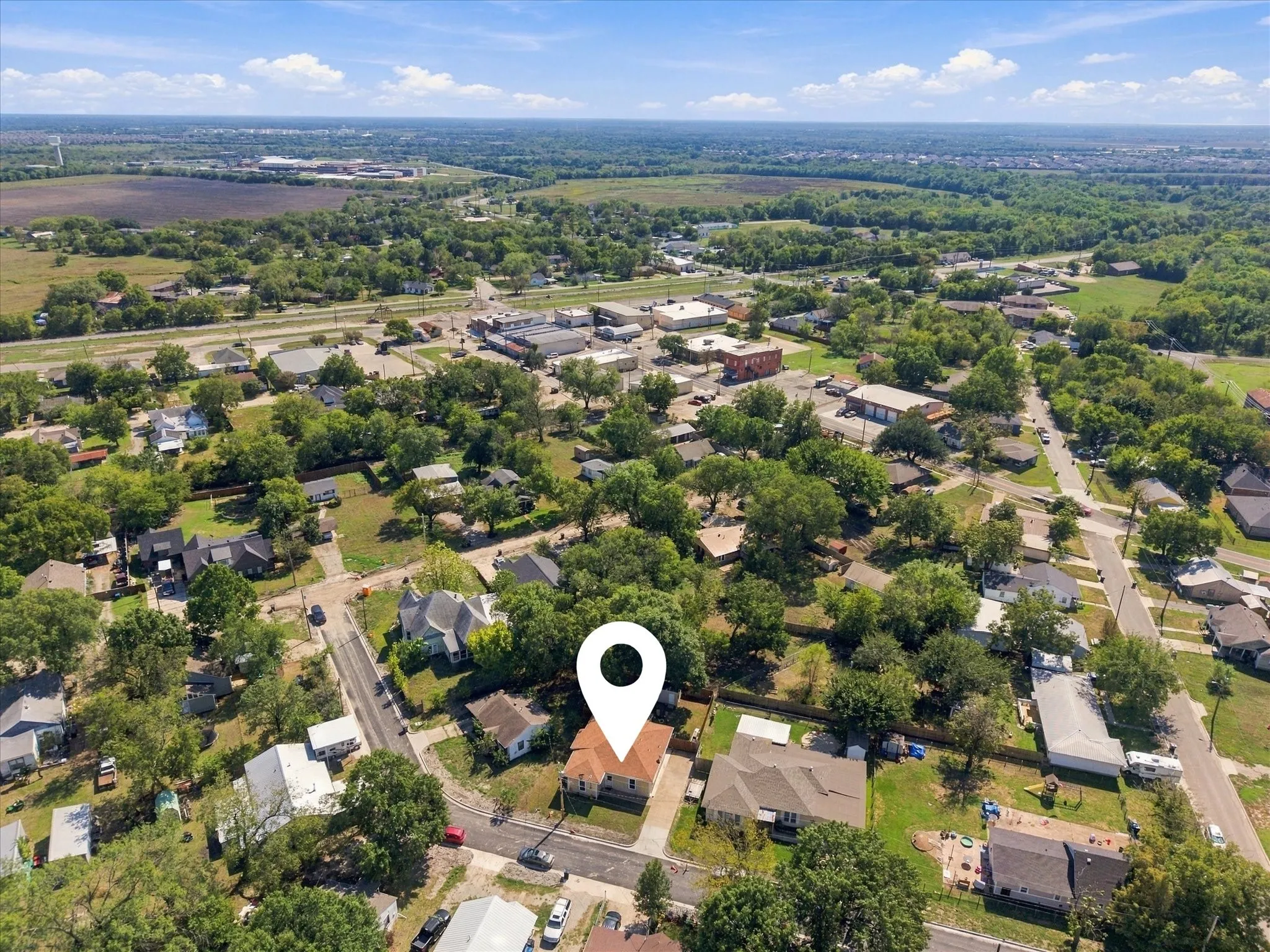 Single Family Residence For Sale in Hunt County , 2206 Drake Street, Caddo Mills, Texas 75135, 4 Bedroom, 2 Bathroom, Garage spaces, 1,588 Sqft, built in 1970, mls#21408885, Real Estate Agent in Caddo Mills, Homes For Sale in Hunt county, Homes For Sale in Caddo Mills, Realtor in Caddo Mills Texas, Real Estate Brokerage Independent Realty Texas, Luminita Cordes Realtor