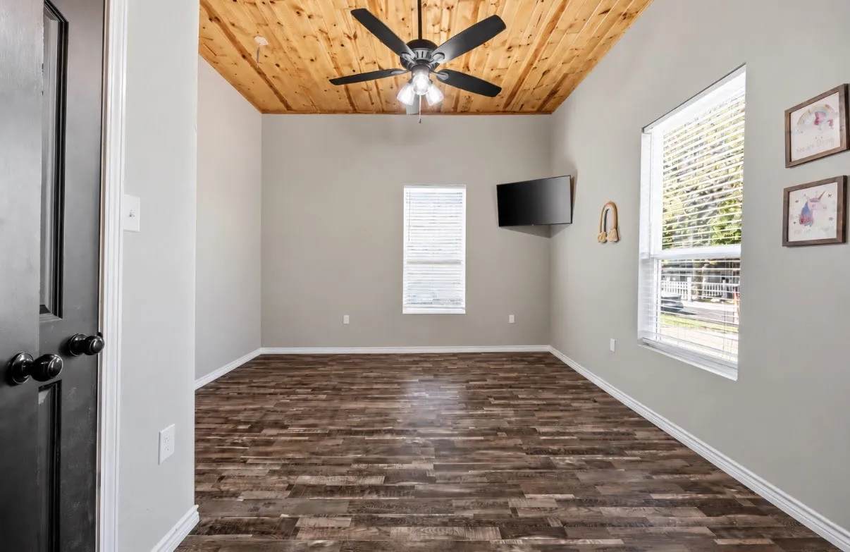 Single Family Residence For Sale in Hunt County , 2206 Drake Street, Caddo Mills, Texas 75135, 4 Bedroom, 2 Bathroom, Garage spaces, 1,588 Sqft, built in 1970, mls#21408885, Real Estate Agent in Caddo Mills, Homes For Sale in Hunt county, Homes For Sale in Caddo Mills, Realtor in Caddo Mills Texas, Real Estate Brokerage Independent Realty Texas, Luminita Cordes Realtor