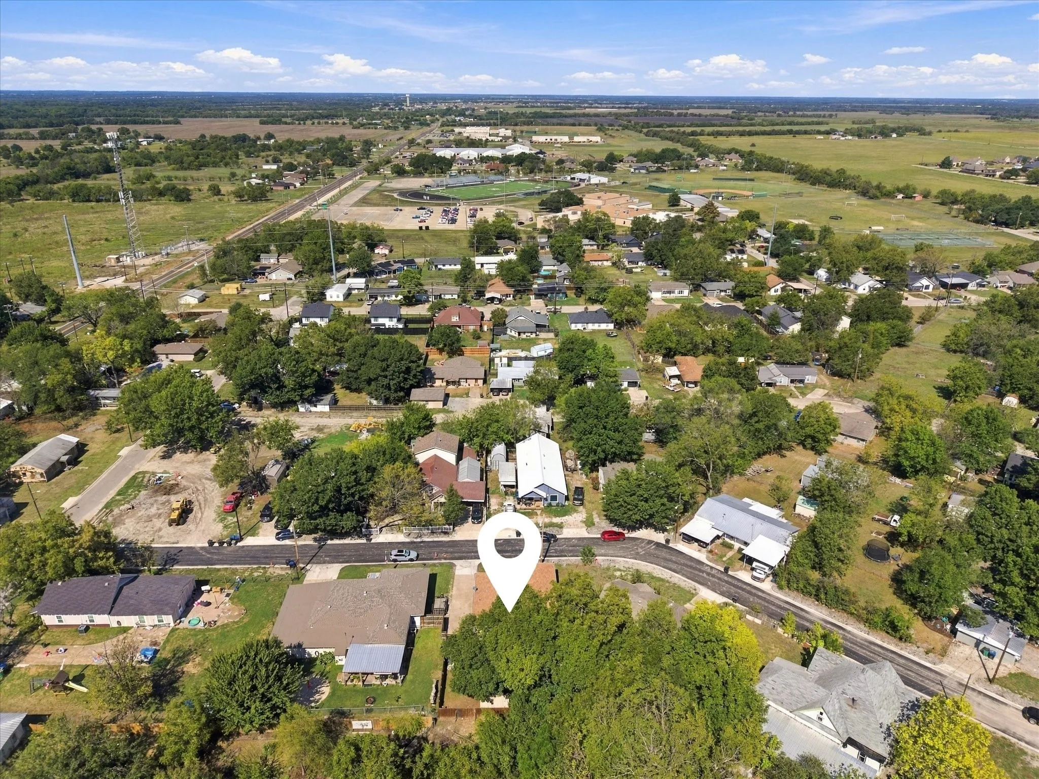 Single Family Residence For Sale in Hunt County , 2206 Drake Street, Caddo Mills, Texas 75135, 4 Bedroom, 2 Bathroom, Garage spaces, 1,588 Sqft, built in 1970, mls#21408885, Real Estate Agent in Caddo Mills, Homes For Sale in Hunt county, Homes For Sale in Caddo Mills, Realtor in Caddo Mills Texas, Real Estate Brokerage Independent Realty Texas, Luminita Cordes Realtor