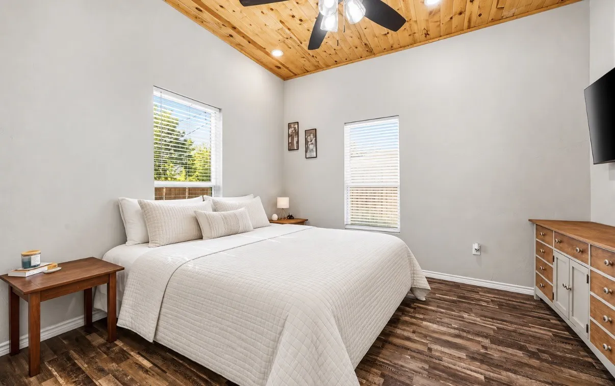 Single Family Residence For Sale in Hunt County , 2206 Drake Street, Caddo Mills, Texas 75135, 4 Bedroom, 2 Bathroom, Garage spaces, 1,588 Sqft, built in 1970, mls#21408885, Real Estate Agent in Caddo Mills, Homes For Sale in Hunt county, Homes For Sale in Caddo Mills, Realtor in Caddo Mills Texas, Real Estate Brokerage Independent Realty Texas, Luminita Cordes Realtor