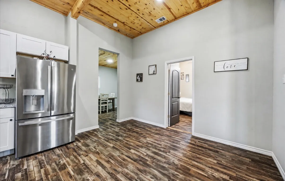 Single Family Residence For Sale in Hunt County , 2206 Drake Street, Caddo Mills, Texas 75135, 4 Bedroom, 2 Bathroom, Garage spaces, 1,588 Sqft, built in 1970, mls#21408885, Real Estate Agent in Caddo Mills, Homes For Sale in Hunt county, Homes For Sale in Caddo Mills, Realtor in Caddo Mills Texas, Real Estate Brokerage Independent Realty Texas, Luminita Cordes Realtor