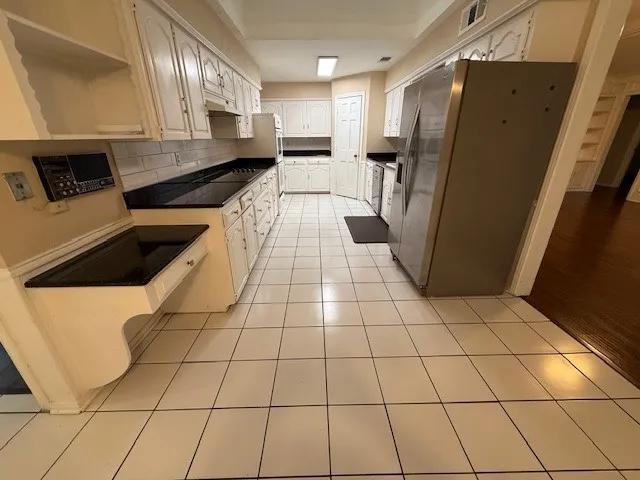 Single Family Residence For Rent in Dallas County , 6918 LA MANGA Drive, Dallas, Texas 75248, 4 Bedroom, 3 Bathroom, 2 Garage spaces, 2,750 Sqft, built in 1976, mls#21408891, Real Estate Agent in Dallas, Homes For Rent in Dallas county, Homes For Rent in Dallas, Realtor in Dallas Texas, Real Estate Brokerage Independent Realty Texas, Luminita Cordes Realtor