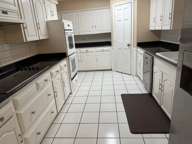 Single Family Residence For Rent in Dallas County , 6918 LA MANGA Drive, Dallas, Texas 75248, 4 Bedroom, 3 Bathroom, 2 Garage spaces, 2,750 Sqft, built in 1976, mls#21408891, Real Estate Agent in Dallas, Homes For Rent in Dallas county, Homes For Rent in Dallas, Realtor in Dallas Texas, Real Estate Brokerage Independent Realty Texas, Luminita Cordes Realtor