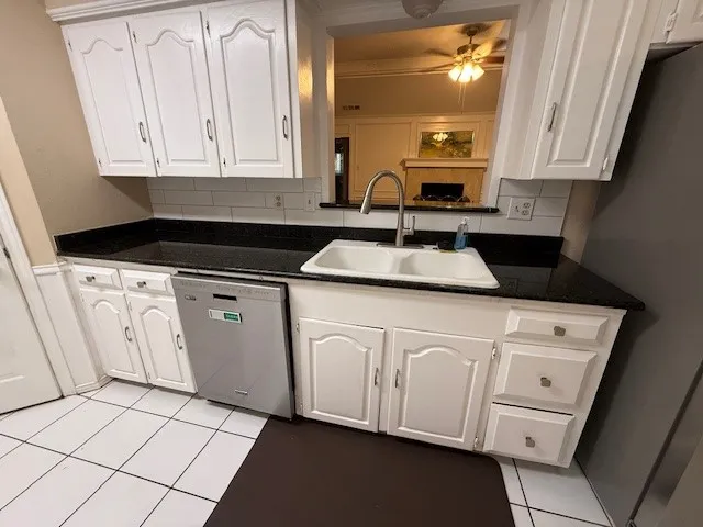Single Family Residence For Rent in Dallas County , 6918 LA MANGA Drive, Dallas, Texas 75248, 4 Bedroom, 3 Bathroom, 2 Garage spaces, 2,750 Sqft, built in 1976, mls#21408891, Real Estate Agent in Dallas, Homes For Rent in Dallas county, Homes For Rent in Dallas, Realtor in Dallas Texas, Real Estate Brokerage Independent Realty Texas, Luminita Cordes Realtor