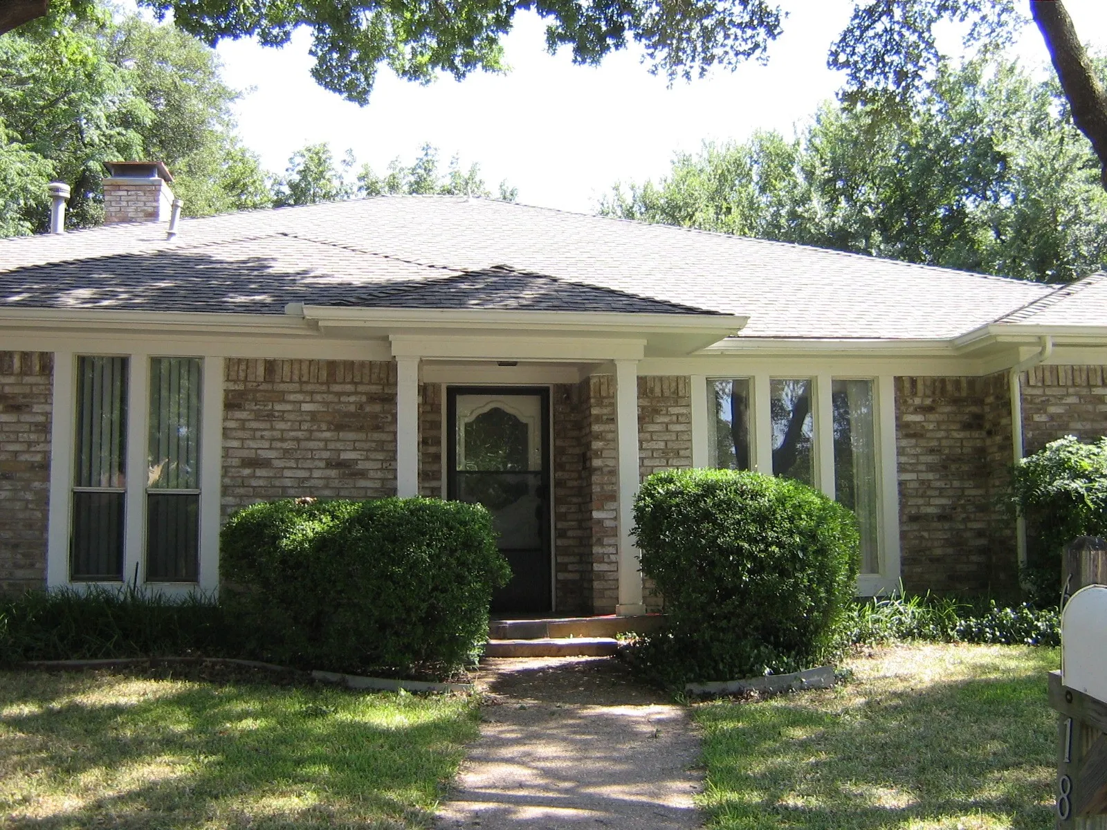 Single Family Residence For Rent in Dallas County , 6918 LA MANGA Drive, Dallas, Texas 75248, 4 Bedroom, 3 Bathroom, 2 Garage spaces, 2,750 Sqft, built in 1976, mls#21408891, Real Estate Agent in Dallas, Homes For Rent in Dallas county, Homes For Rent in Dallas, Realtor in Dallas Texas, Real Estate Brokerage Independent Realty Texas, Luminita Cordes Realtor