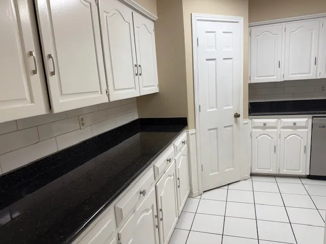 Single Family Residence For Rent in Dallas County , 6918 LA MANGA Drive, Dallas, Texas 75248, 4 Bedroom, 3 Bathroom, 2 Garage spaces, 2,750 Sqft, built in 1976, mls#21408891, Real Estate Agent in Dallas, Homes For Rent in Dallas county, Homes For Rent in Dallas, Realtor in Dallas Texas, Real Estate Brokerage Independent Realty Texas, Luminita Cordes Realtor