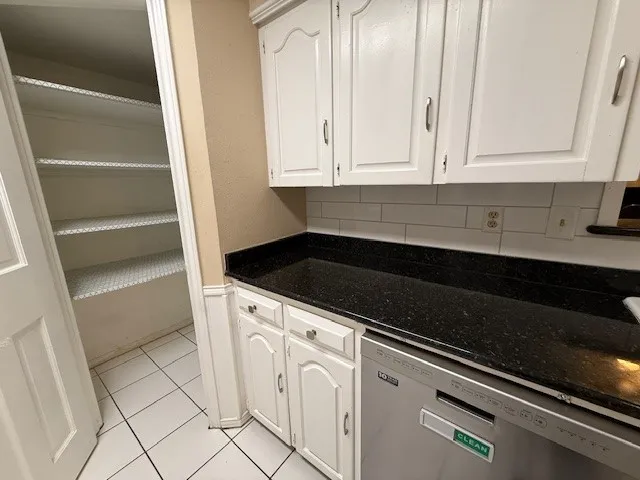 Single Family Residence For Rent in Dallas County , 6918 LA MANGA Drive, Dallas, Texas 75248, 4 Bedroom, 3 Bathroom, 2 Garage spaces, 2,750 Sqft, built in 1976, mls#21408891, Real Estate Agent in Dallas, Homes For Rent in Dallas county, Homes For Rent in Dallas, Realtor in Dallas Texas, Real Estate Brokerage Independent Realty Texas, Luminita Cordes Realtor