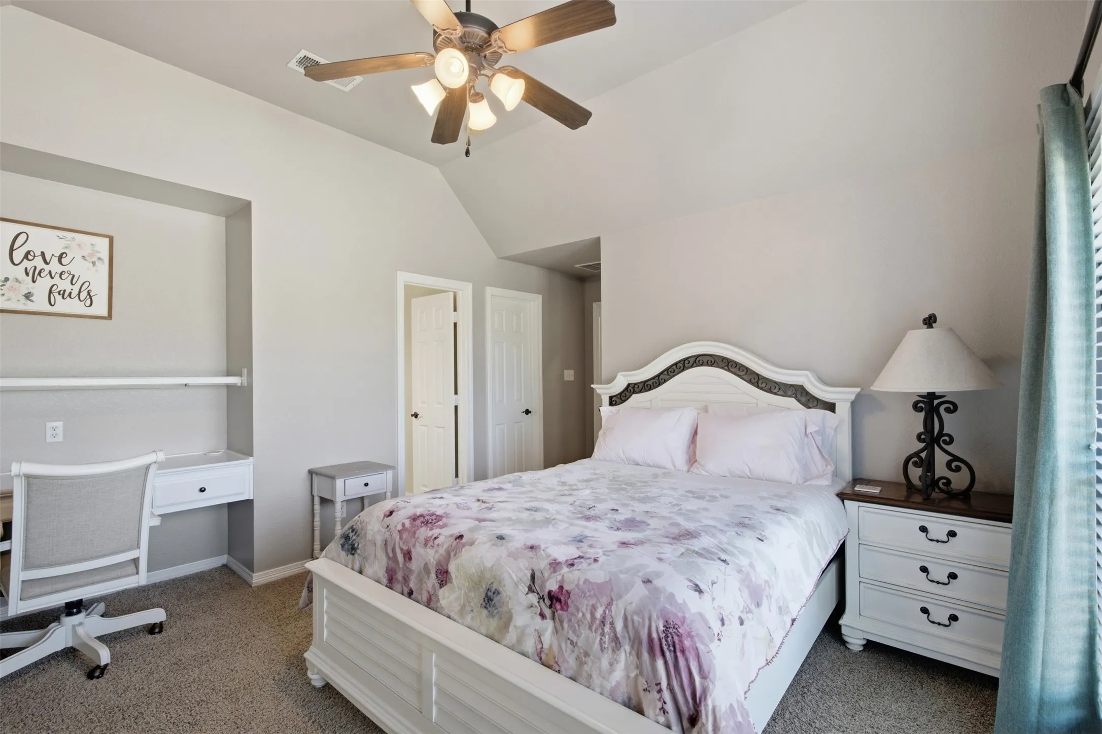 Single Family Residence For Sale in Tarrant County , 9204 Hailey Court, North Richland Hills, Texas 76182, 5 Bedroom, 3 Bathroom, 3 Garage spaces, 4,450 Sqft, built in 2004, mls#21408871, Real Estate Agent in North Richland Hills, Homes For Sale in Tarrant county, Homes For Sale in North Richland Hills, Realtor in North Richland Hills Texas, Real Estate Brokerage Independent Realty Texas, Luminita Cordes Realtor