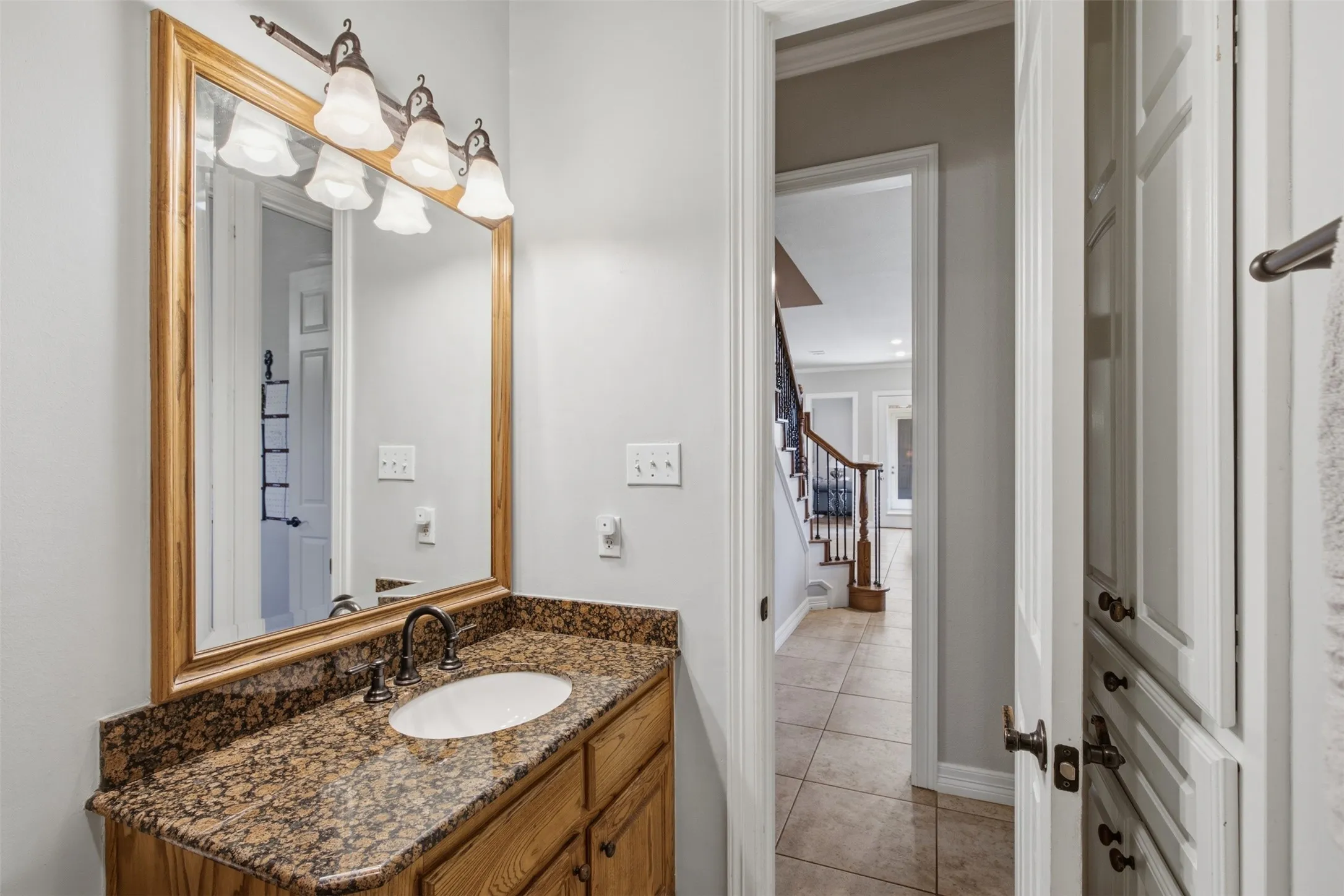 Single Family Residence For Sale in Tarrant County , 9204 Hailey Court, North Richland Hills, Texas 76182, 5 Bedroom, 3 Bathroom, 3 Garage spaces, 4,450 Sqft, built in 2004, mls#21408871, Real Estate Agent in North Richland Hills, Homes For Sale in Tarrant county, Homes For Sale in North Richland Hills, Realtor in North Richland Hills Texas, Real Estate Brokerage Independent Realty Texas, Luminita Cordes Realtor