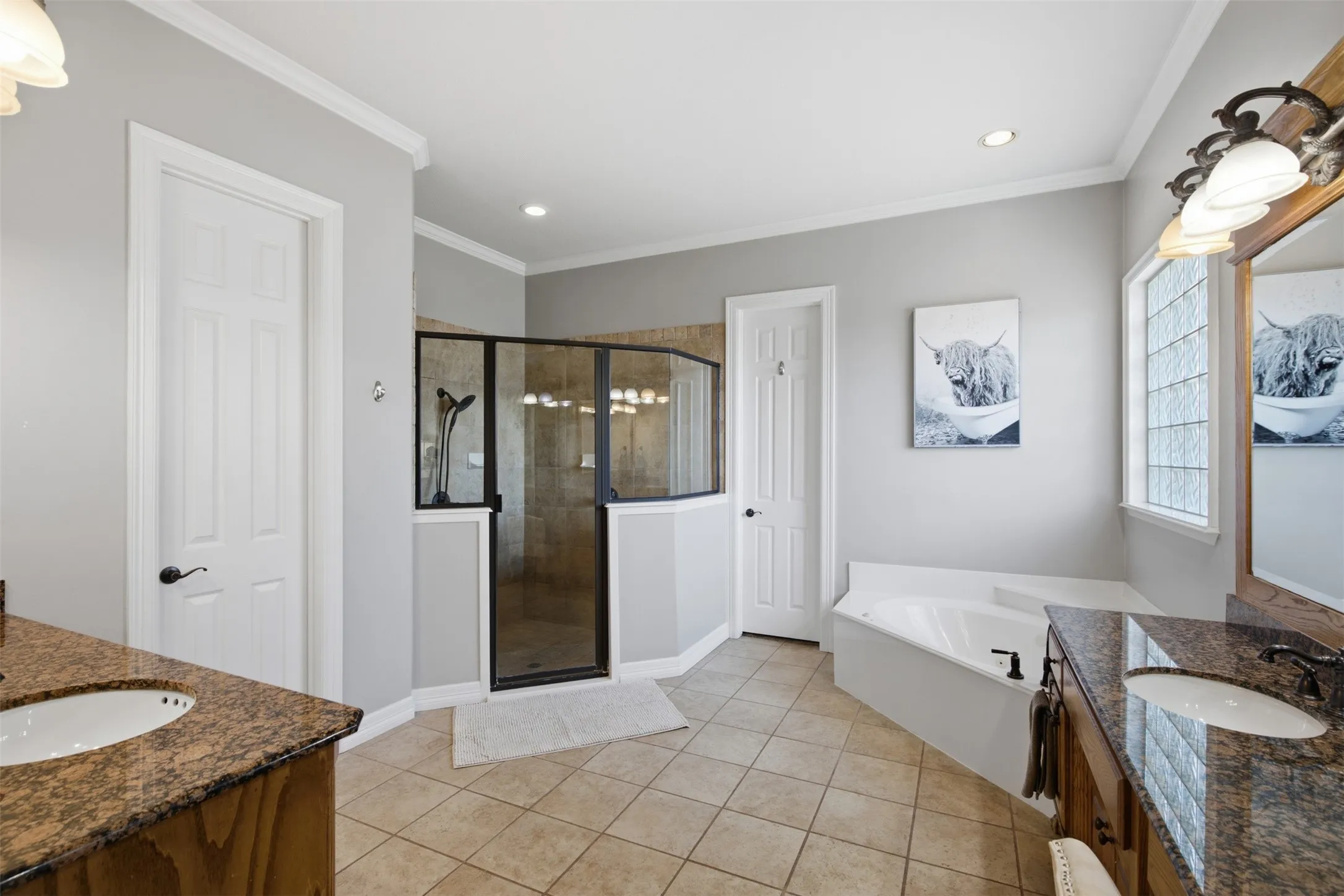 Single Family Residence For Sale in Tarrant County , 9204 Hailey Court, North Richland Hills, Texas 76182, 5 Bedroom, 3 Bathroom, 3 Garage spaces, 4,450 Sqft, built in 2004, mls#21408871, Real Estate Agent in North Richland Hills, Homes For Sale in Tarrant county, Homes For Sale in North Richland Hills, Realtor in North Richland Hills Texas, Real Estate Brokerage Independent Realty Texas, Luminita Cordes Realtor