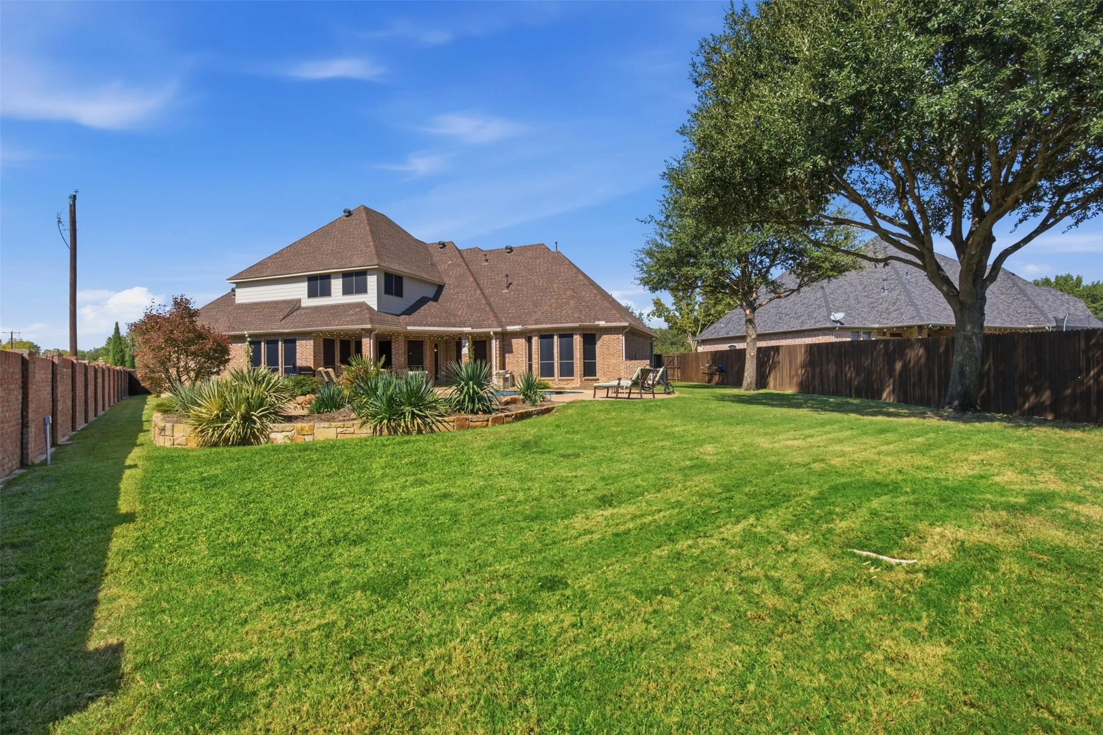 Single Family Residence For Sale in Tarrant County , 9204 Hailey Court, North Richland Hills, Texas 76182, 5 Bedroom, 3 Bathroom, 3 Garage spaces, 4,450 Sqft, built in 2004, mls#21408871, Real Estate Agent in North Richland Hills, Homes For Sale in Tarrant county, Homes For Sale in North Richland Hills, Realtor in North Richland Hills Texas, Real Estate Brokerage Independent Realty Texas, Luminita Cordes Realtor