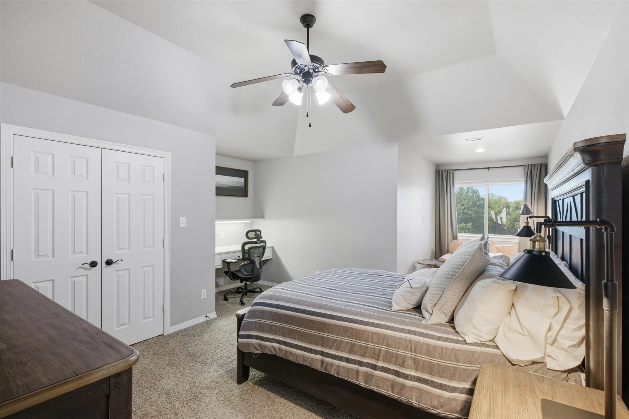 Single Family Residence For Sale in Tarrant County , 9204 Hailey Court, North Richland Hills, Texas 76182, 5 Bedroom, 3 Bathroom, 3 Garage spaces, 4,450 Sqft, built in 2004, mls#21408871, Real Estate Agent in North Richland Hills, Homes For Sale in Tarrant county, Homes For Sale in North Richland Hills, Realtor in North Richland Hills Texas, Real Estate Brokerage Independent Realty Texas, Luminita Cordes Realtor