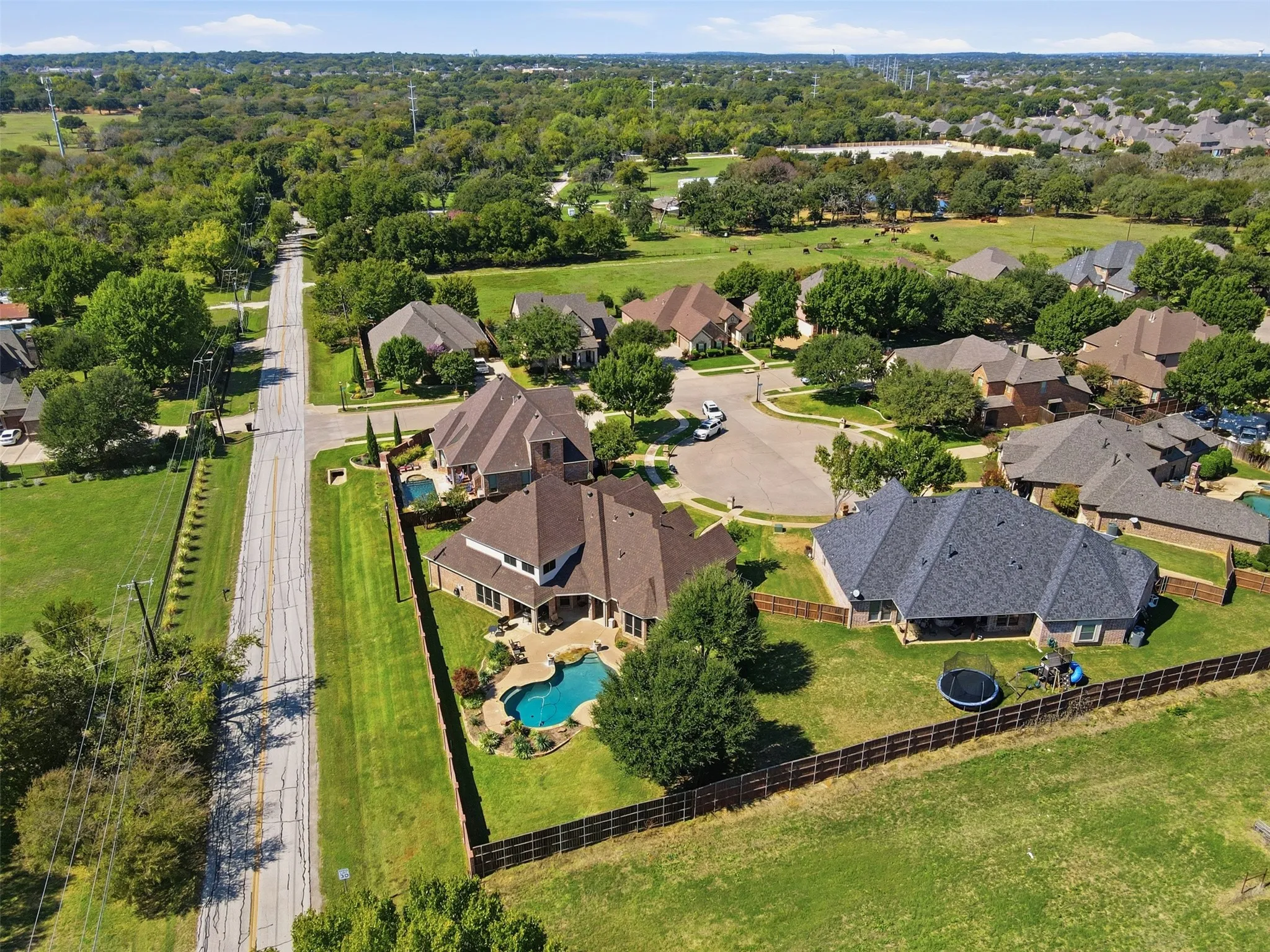 Single Family Residence For Sale in Tarrant County , 9204 Hailey Court, North Richland Hills, Texas 76182, 5 Bedroom, 3 Bathroom, 3 Garage spaces, 4,450 Sqft, built in 2004, mls#21408871, Real Estate Agent in North Richland Hills, Homes For Sale in Tarrant county, Homes For Sale in North Richland Hills, Realtor in North Richland Hills Texas, Real Estate Brokerage Independent Realty Texas, Luminita Cordes Realtor