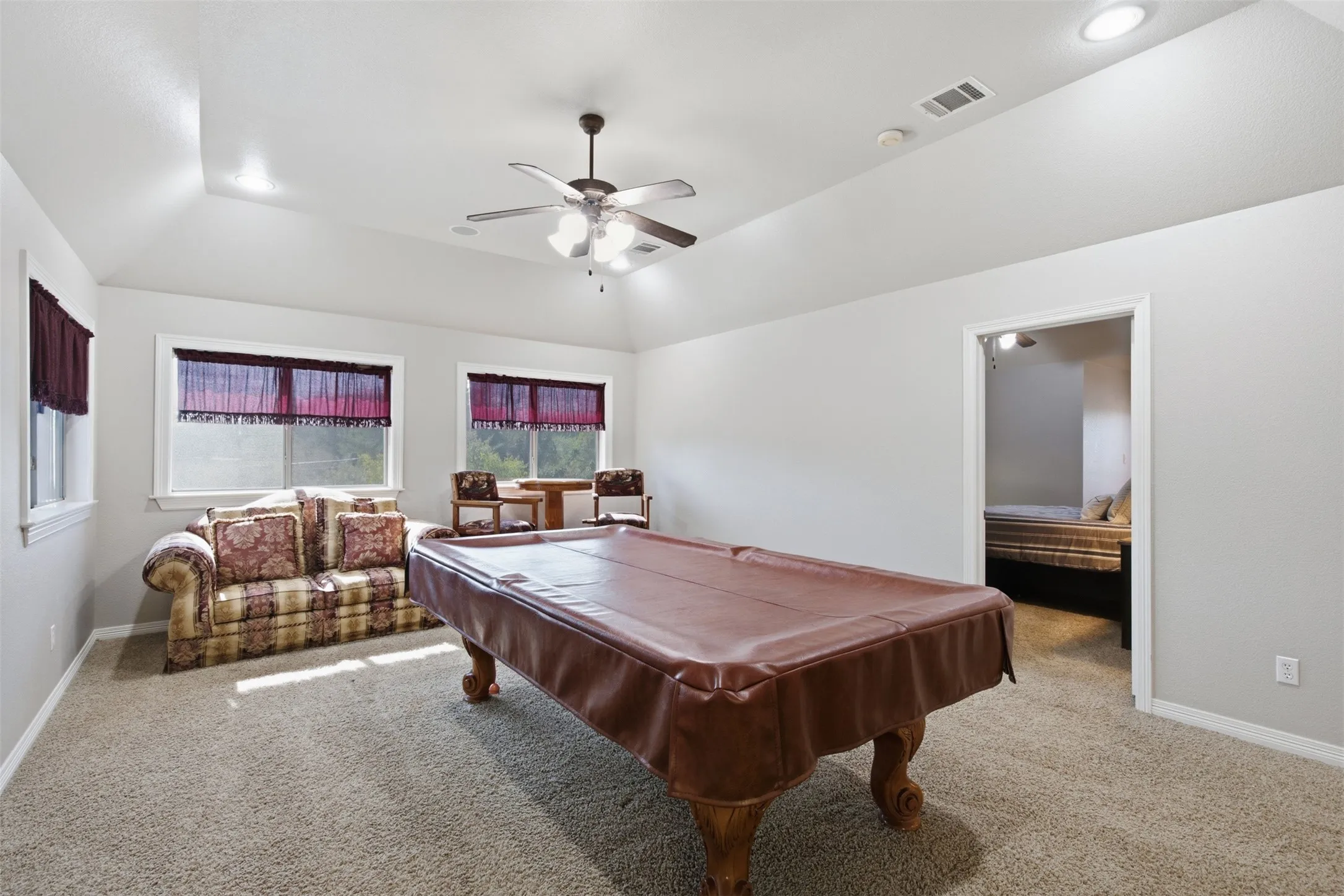 Single Family Residence For Sale in Tarrant County , 9204 Hailey Court, North Richland Hills, Texas 76182, 5 Bedroom, 3 Bathroom, 3 Garage spaces, 4,450 Sqft, built in 2004, mls#21408871, Real Estate Agent in North Richland Hills, Homes For Sale in Tarrant county, Homes For Sale in North Richland Hills, Realtor in North Richland Hills Texas, Real Estate Brokerage Independent Realty Texas, Luminita Cordes Realtor