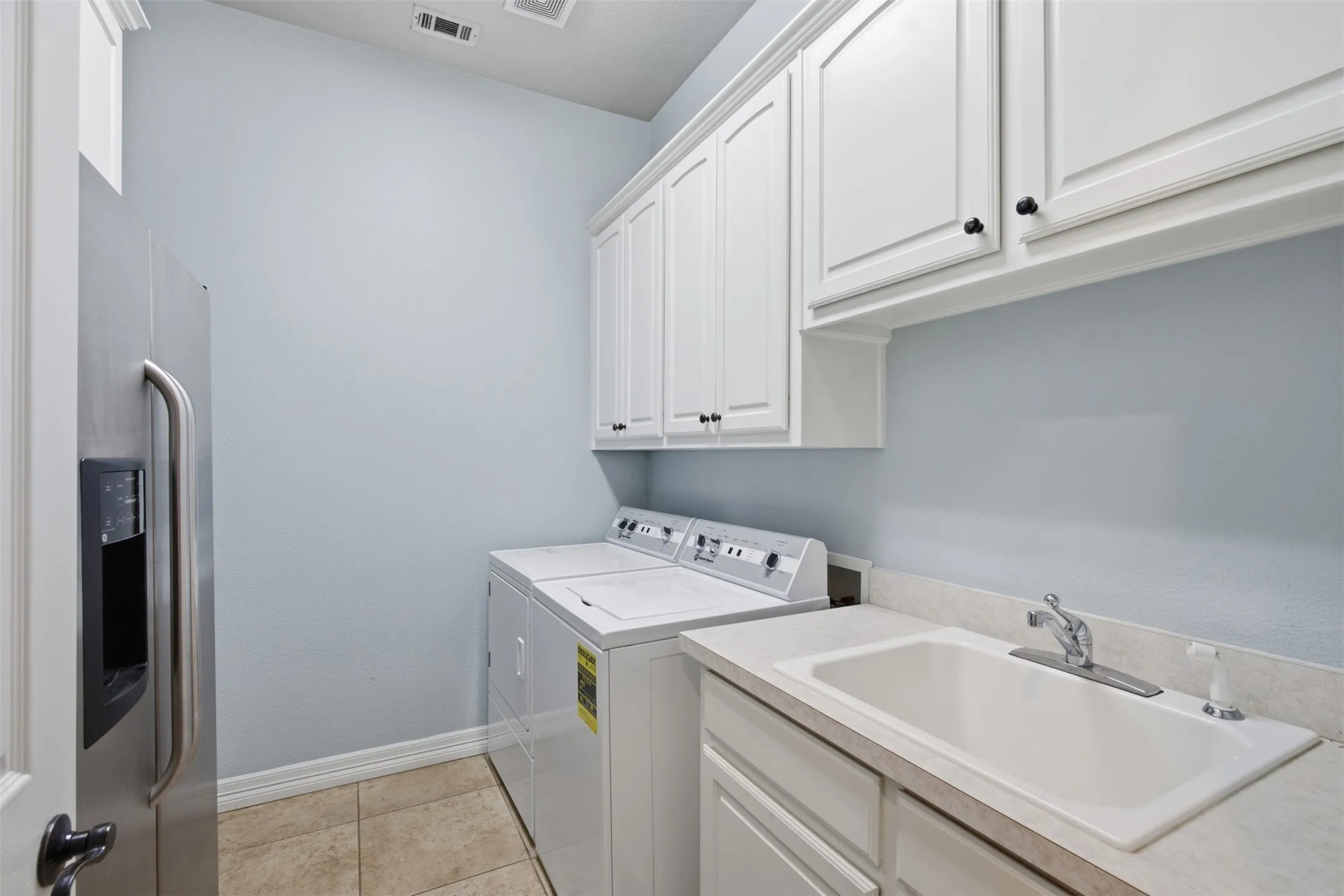 Single Family Residence For Sale in Tarrant County , 9204 Hailey Court, North Richland Hills, Texas 76182, 5 Bedroom, 3 Bathroom, 3 Garage spaces, 4,450 Sqft, built in 2004, mls#21408871, Real Estate Agent in North Richland Hills, Homes For Sale in Tarrant county, Homes For Sale in North Richland Hills, Realtor in North Richland Hills Texas, Real Estate Brokerage Independent Realty Texas, Luminita Cordes Realtor