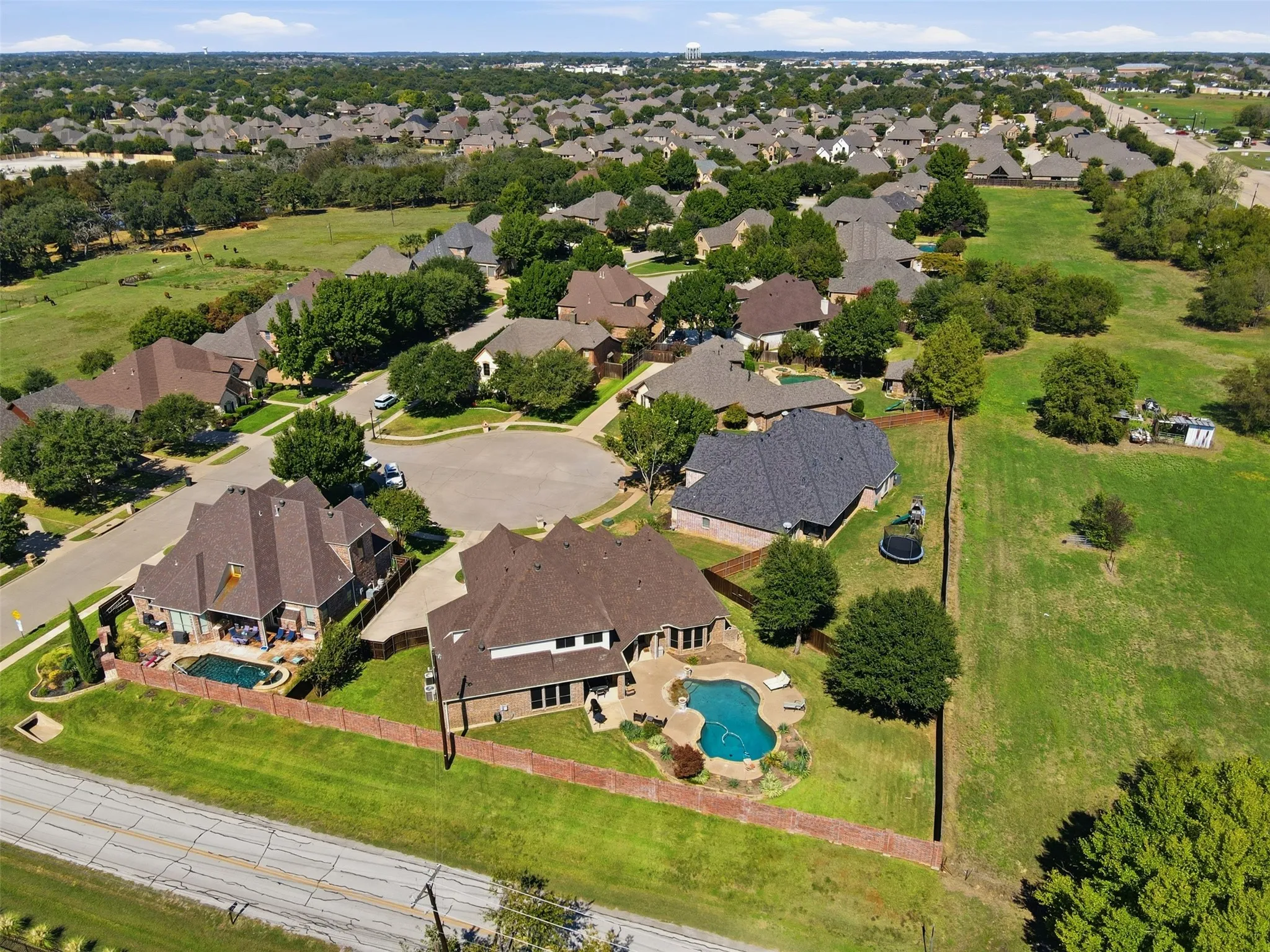 Single Family Residence For Sale in Tarrant County , 9204 Hailey Court, North Richland Hills, Texas 76182, 5 Bedroom, 3 Bathroom, 3 Garage spaces, 4,450 Sqft, built in 2004, mls#21408871, Real Estate Agent in North Richland Hills, Homes For Sale in Tarrant county, Homes For Sale in North Richland Hills, Realtor in North Richland Hills Texas, Real Estate Brokerage Independent Realty Texas, Luminita Cordes Realtor